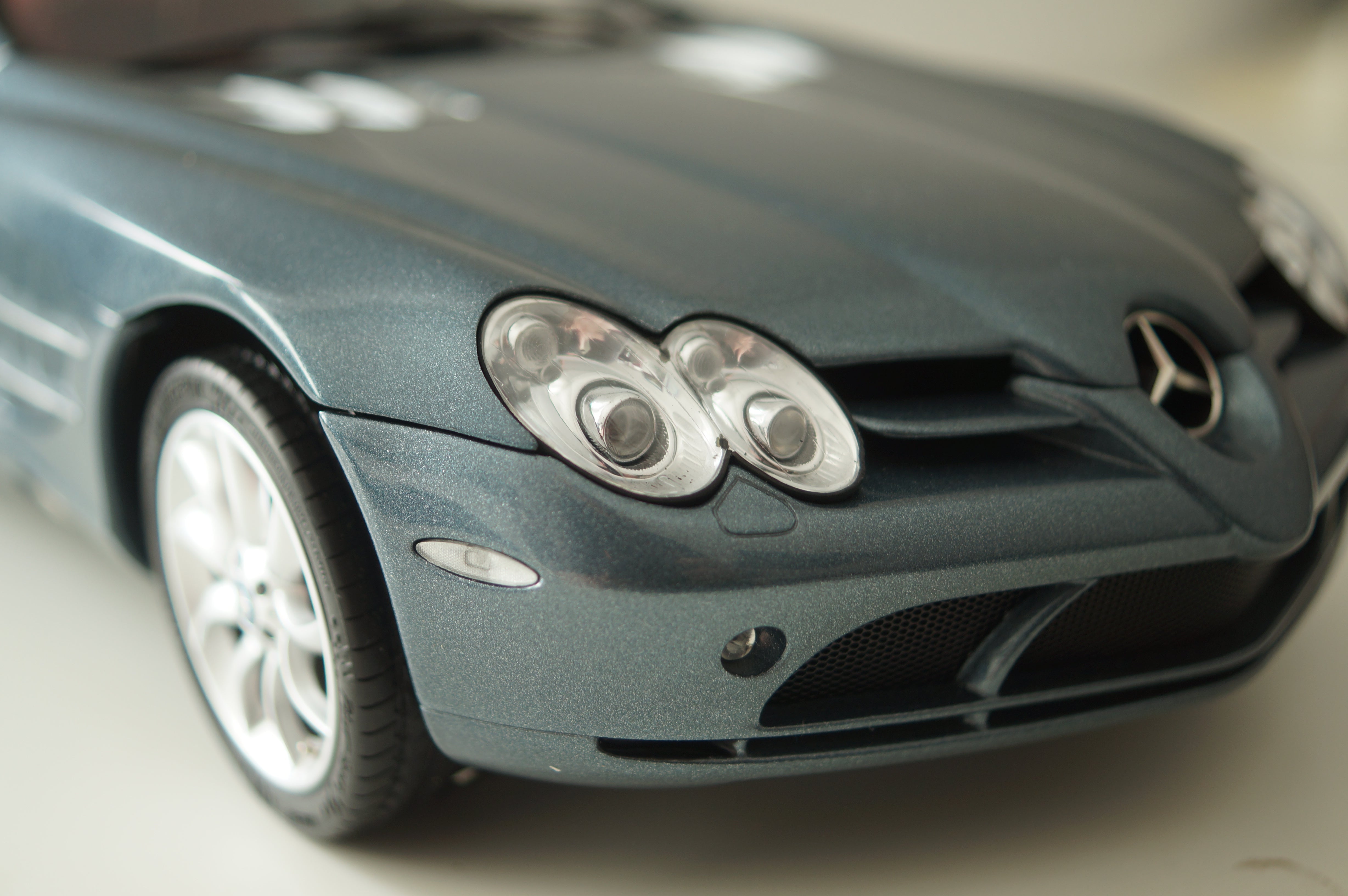 1/12 Mercedes-Benz SLR McLaren 2003 GRAU CMC C-006C
