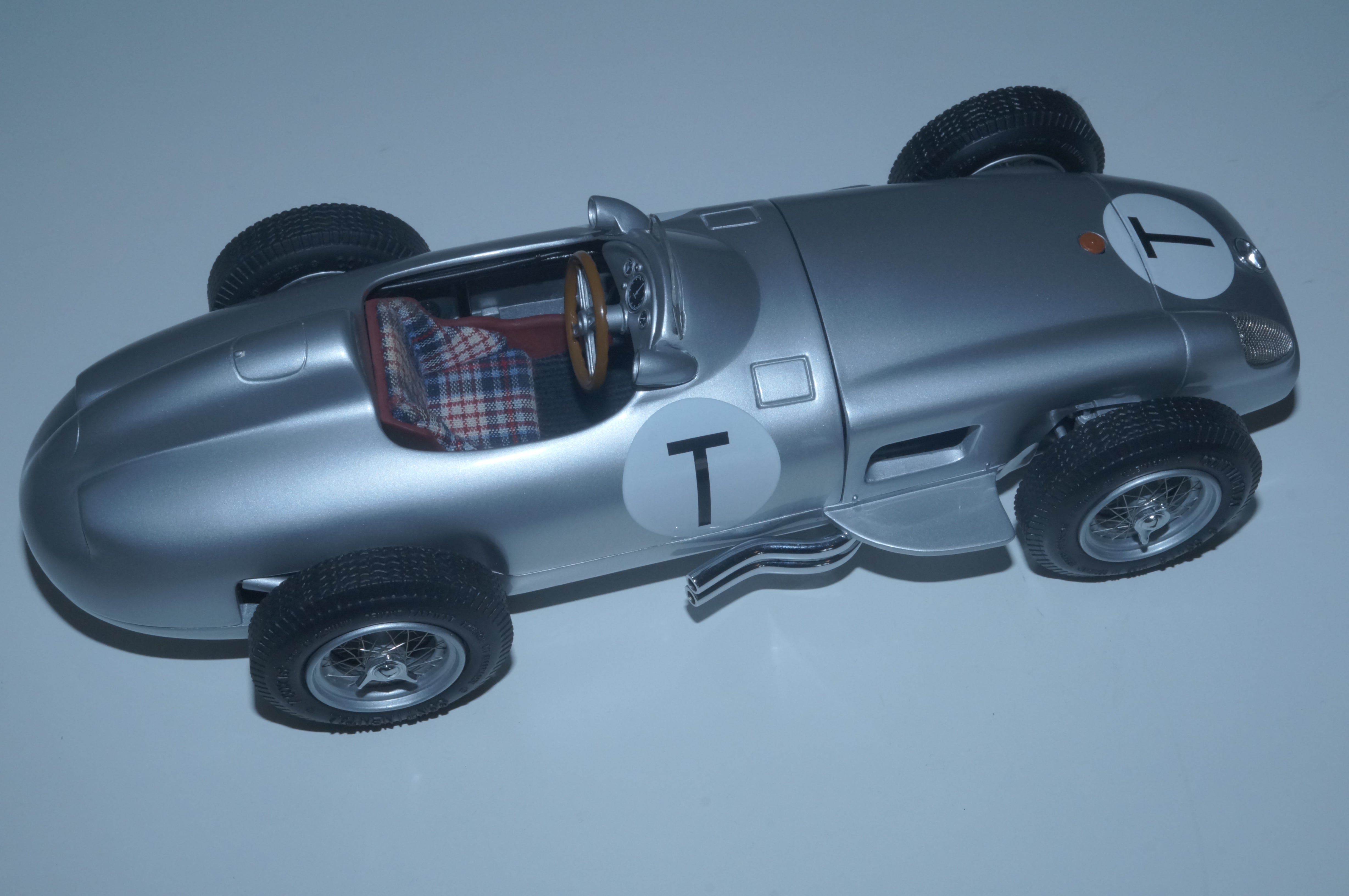 Mercedes-Benz W196 T-CAR + Renntransporter 'Blue Wonder' im Bundle CMC M-006T + M-036