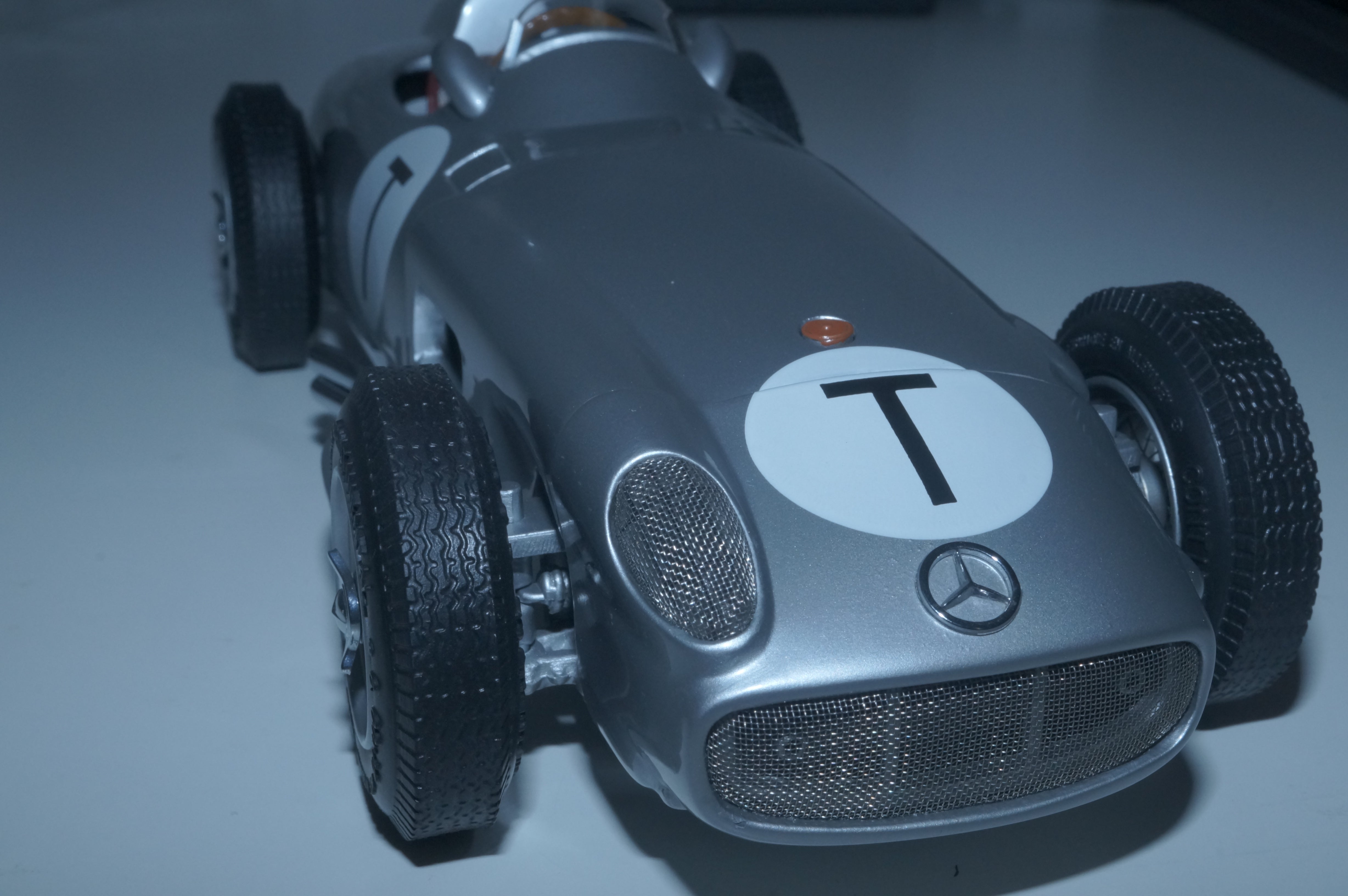 Mercedes-Benz W196 T-CAR + Renntransporter 'Blue Wonder' im Bundle CMC M-006T + M-036