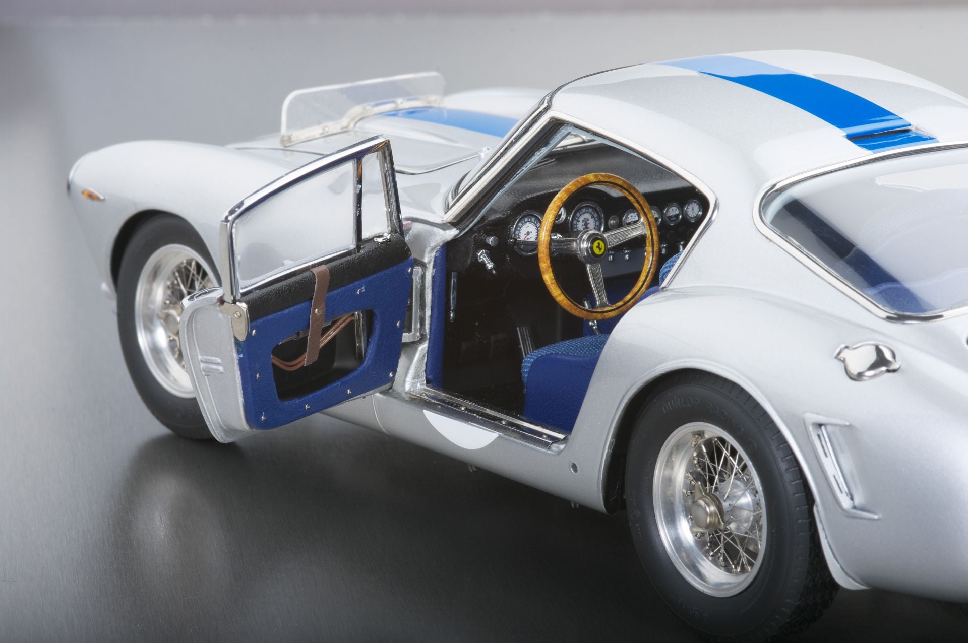 Ferrari 250 GT SWB Competizione #14 24H Le Mans 1961 CMC M-079 aus Vorbesitz