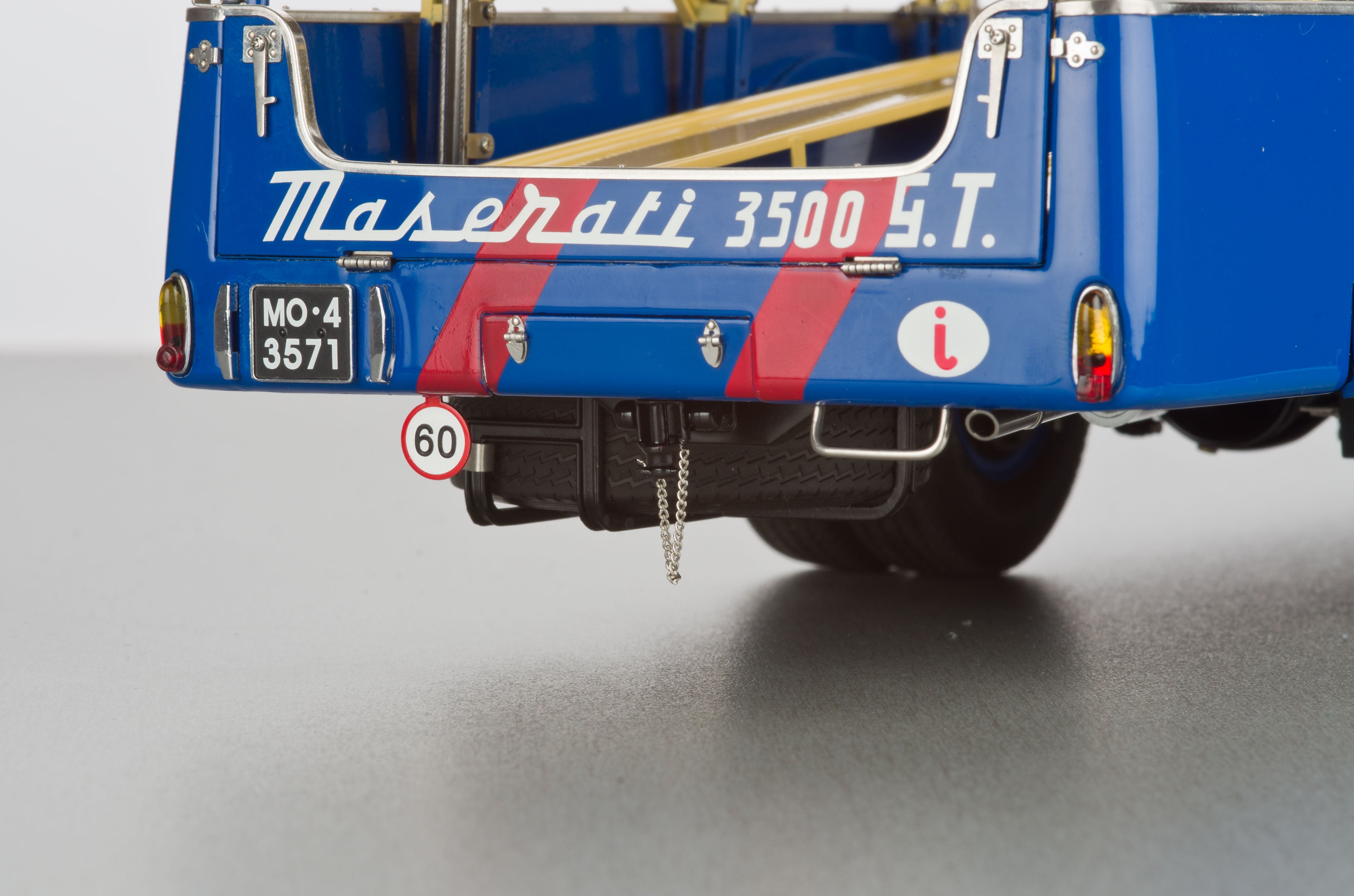 Maserati Renntransporter Fiat 642 RN2 Bartoletti CMC M-097
