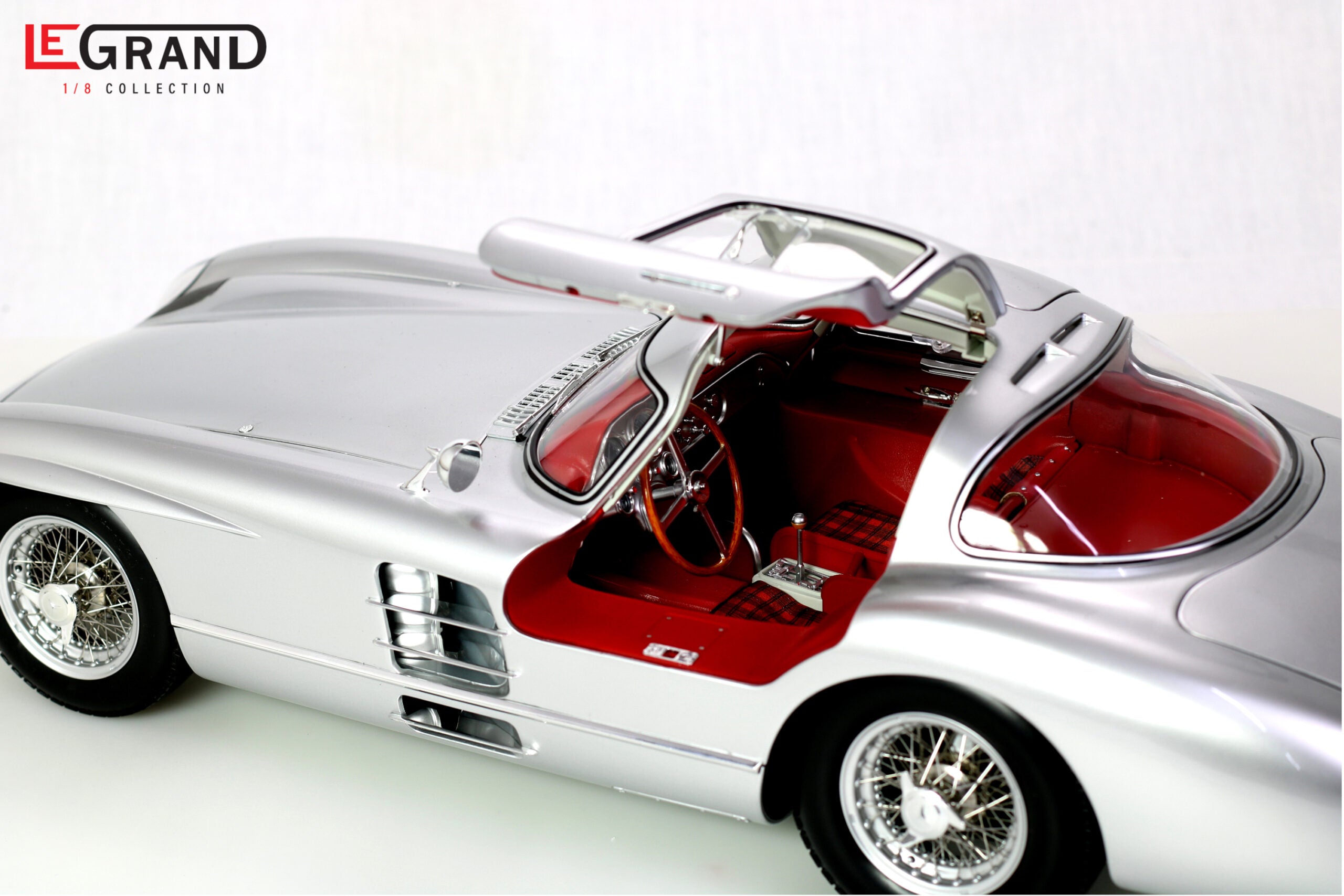 1/8 LEGRAND MERCEDES-BENZ 300 SLR ''UHLENHAUT COUPÉ'' Bausatz 'Der Rote' / Kit RED LE105