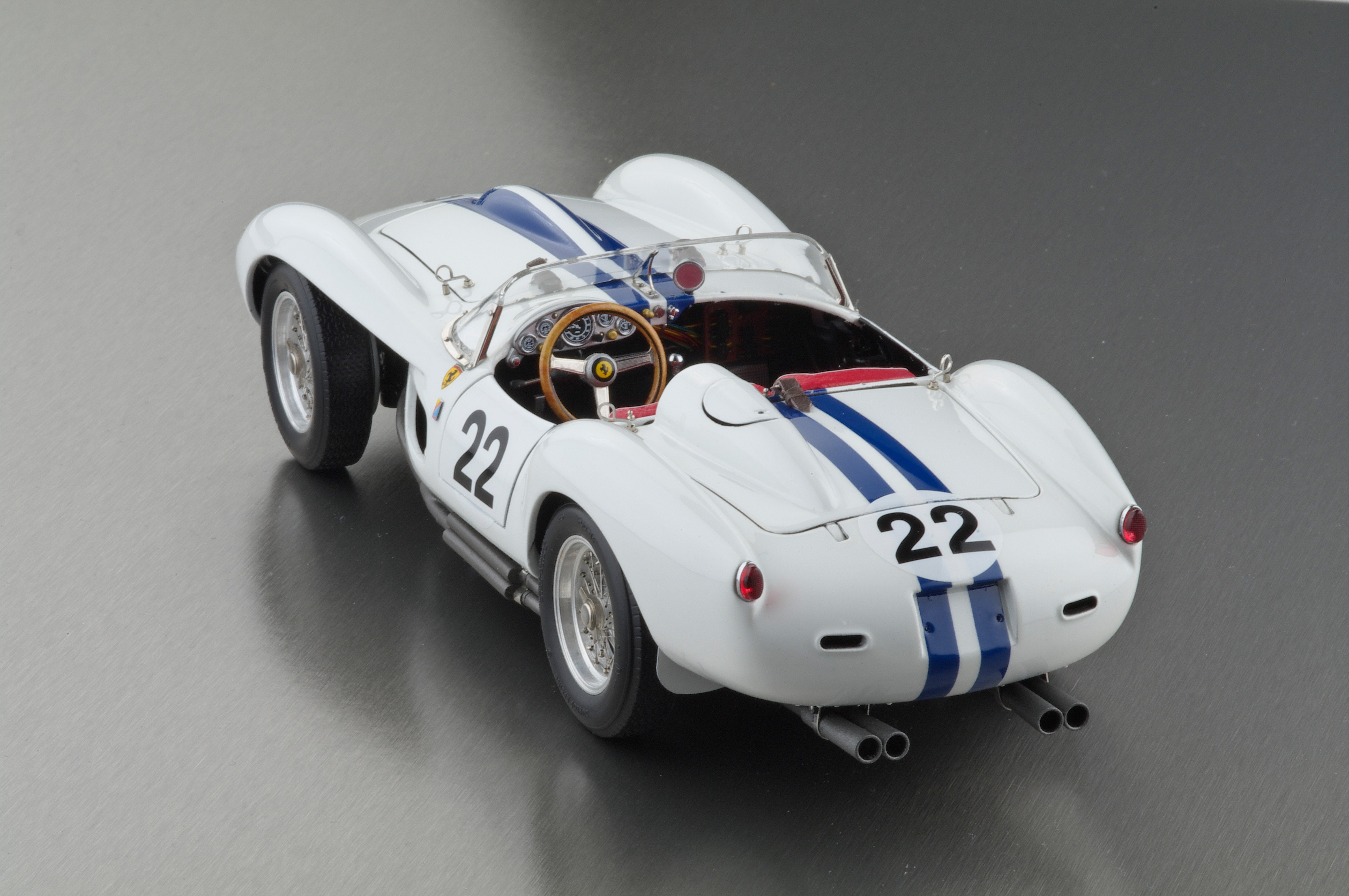 1:18 Ferrari 250 Testa Rossa #22 Pontoon Fender CMC M-080 aus Vorbesitz