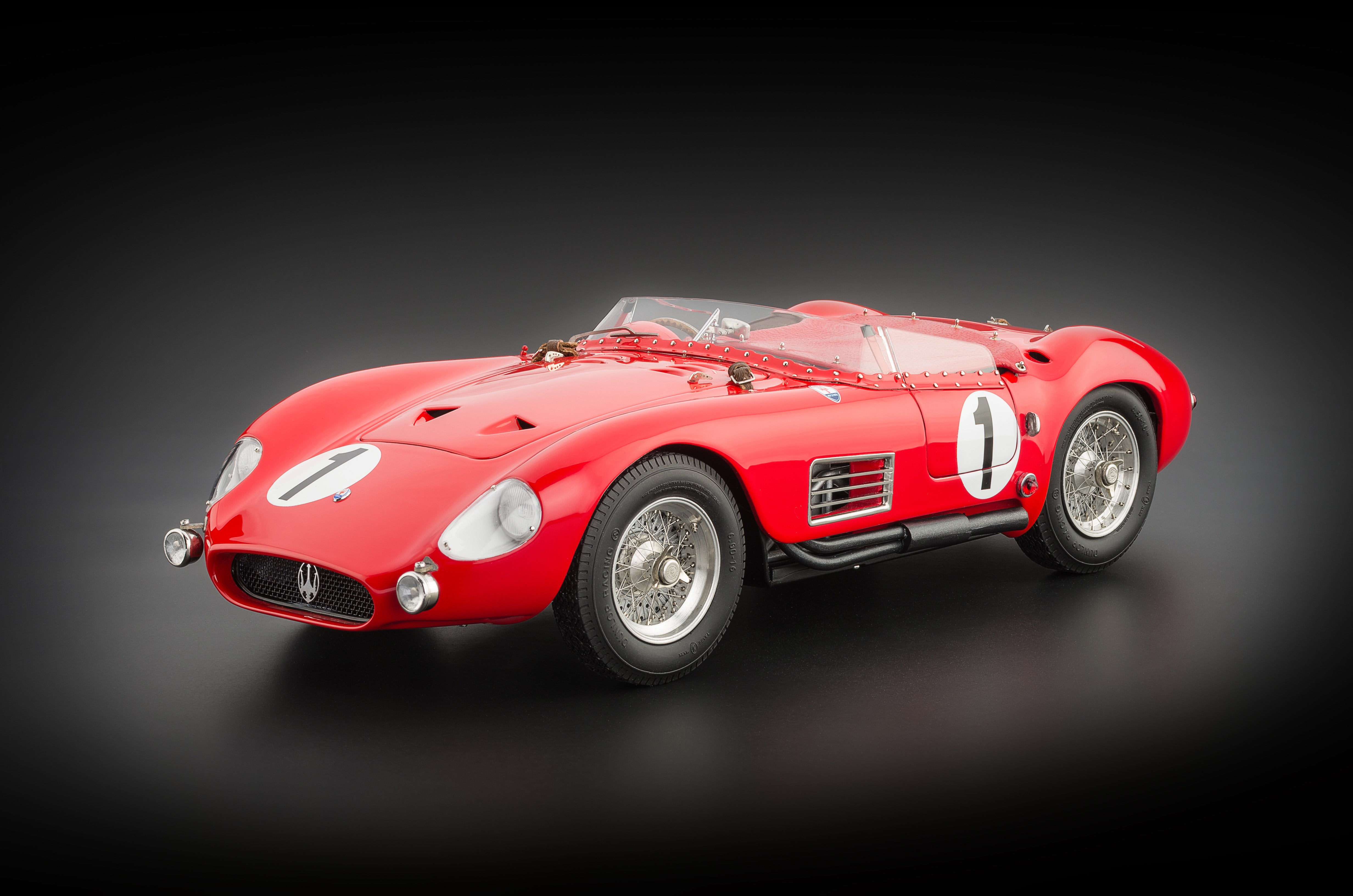 1/18 Maserati 300S #1 24H Le Mans 1958 0683/3000 CMC M-108 -pre-owned