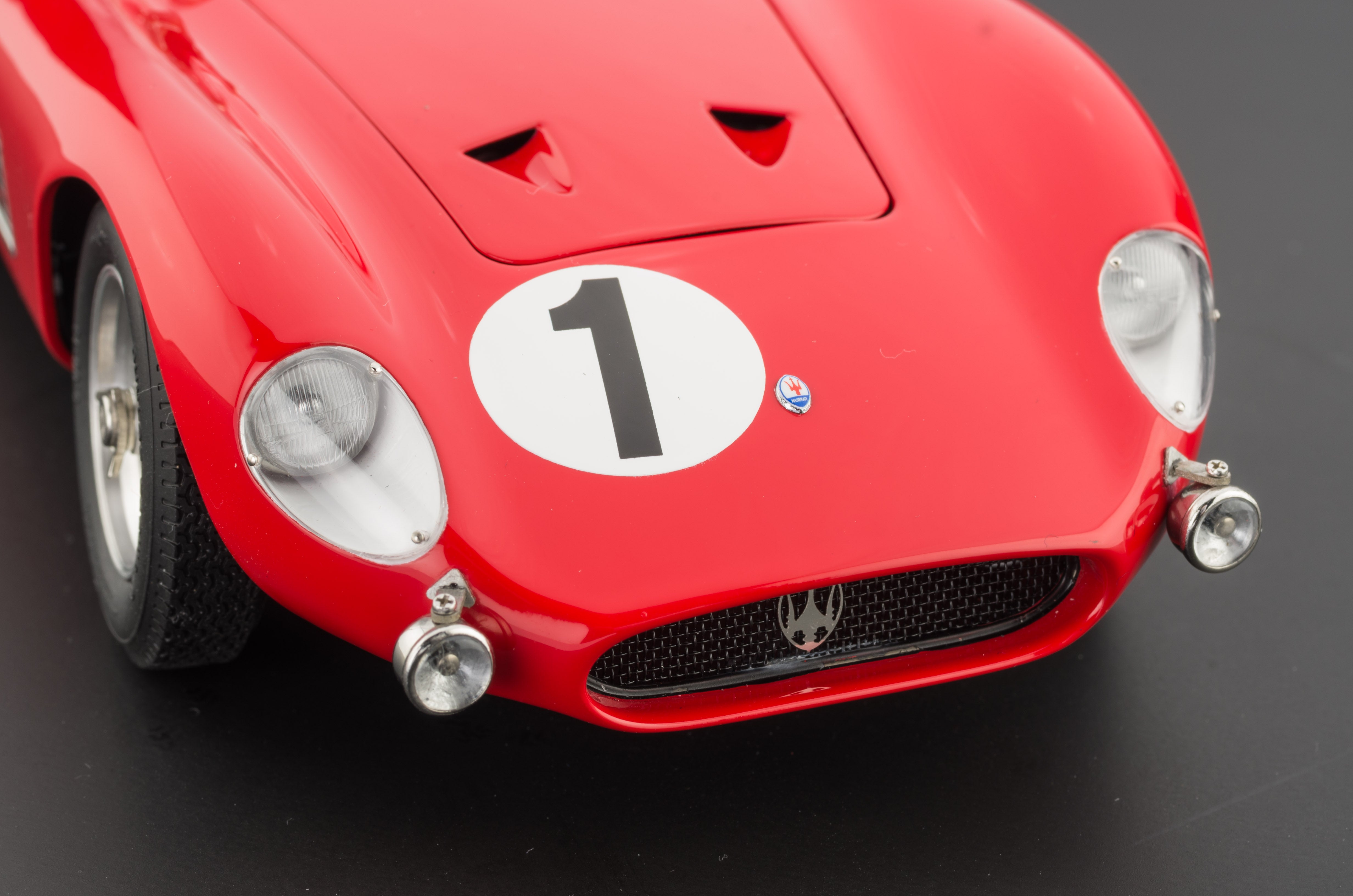 1/18 Maserati 300S #1 24H Le Mans 1958 0683/3000 CMC M-108 -pre-owned