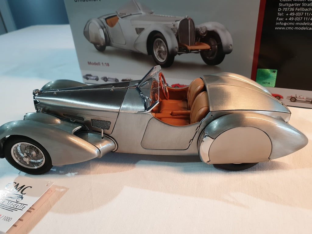 Bugatti 57 SC Corsica Roadster unlackiert CMC M-134 Limited Edition 1000 Stück