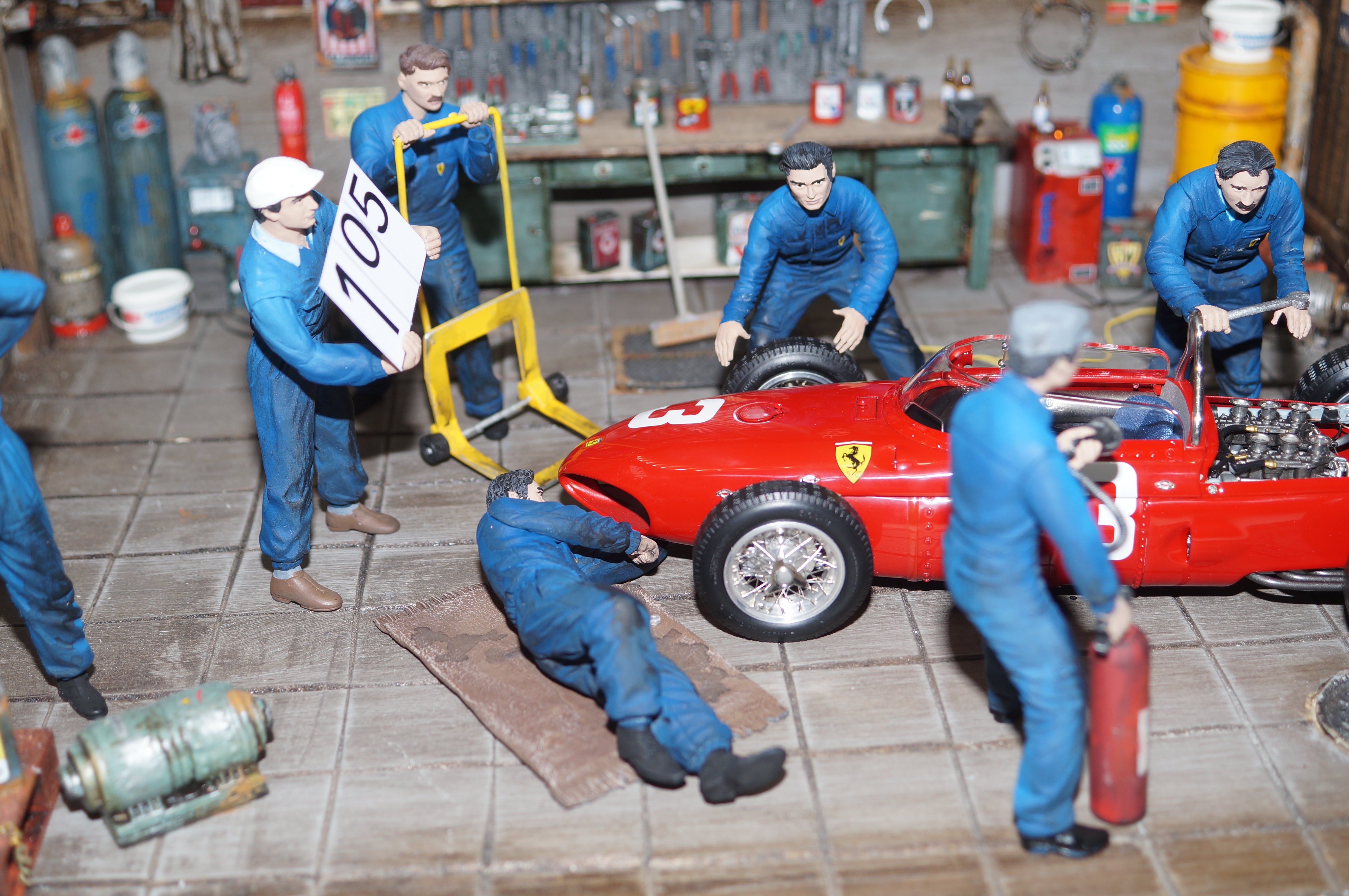 1/18 Boxencrew LOTUS von SF Scale Figures - Handarbeit -