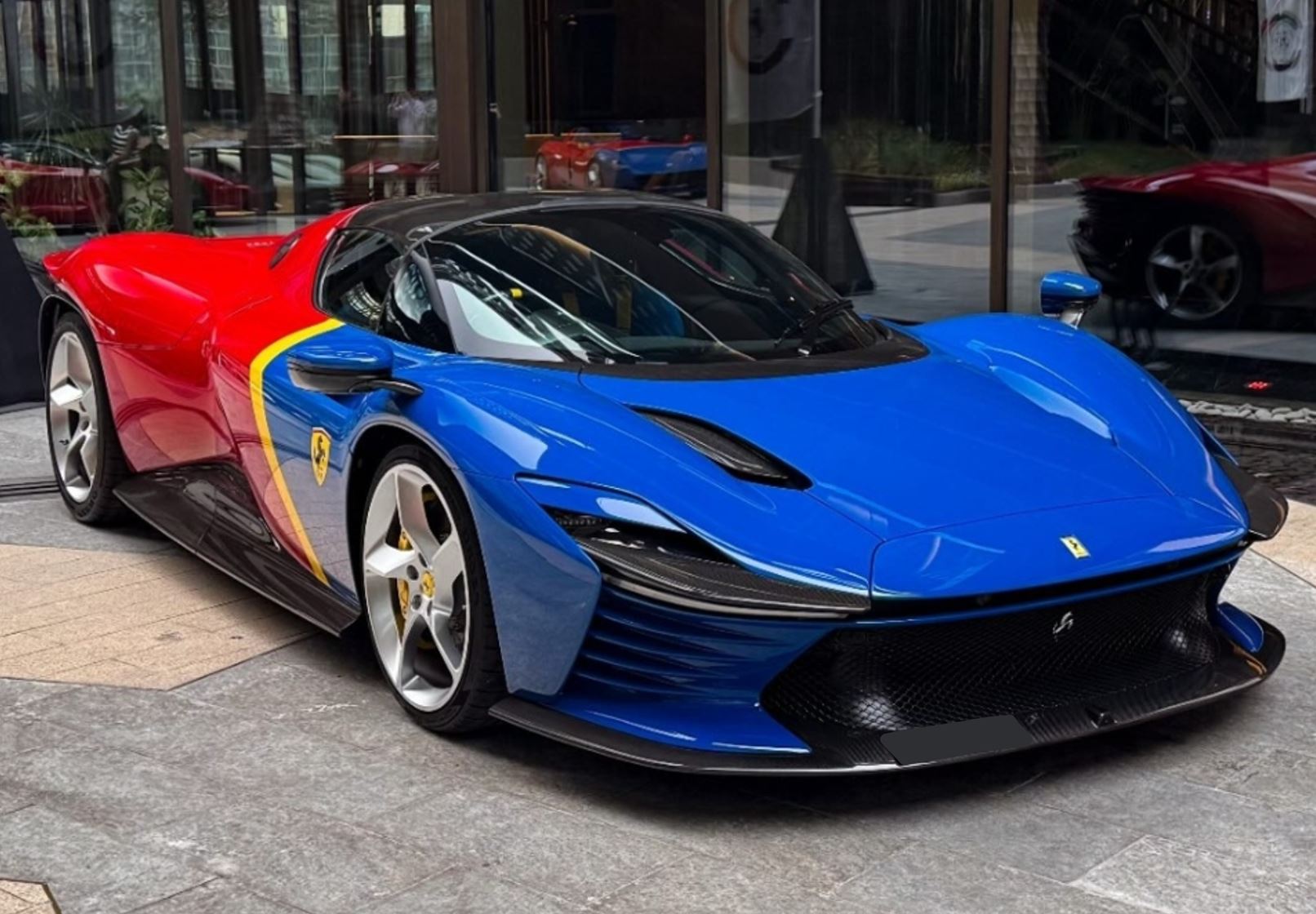 1/12 Ferrari Daytona SP3 Serie Icona Open roof Tribute to Mille Miglia Fangio 1956 LE 10 Stück BBR1217MM