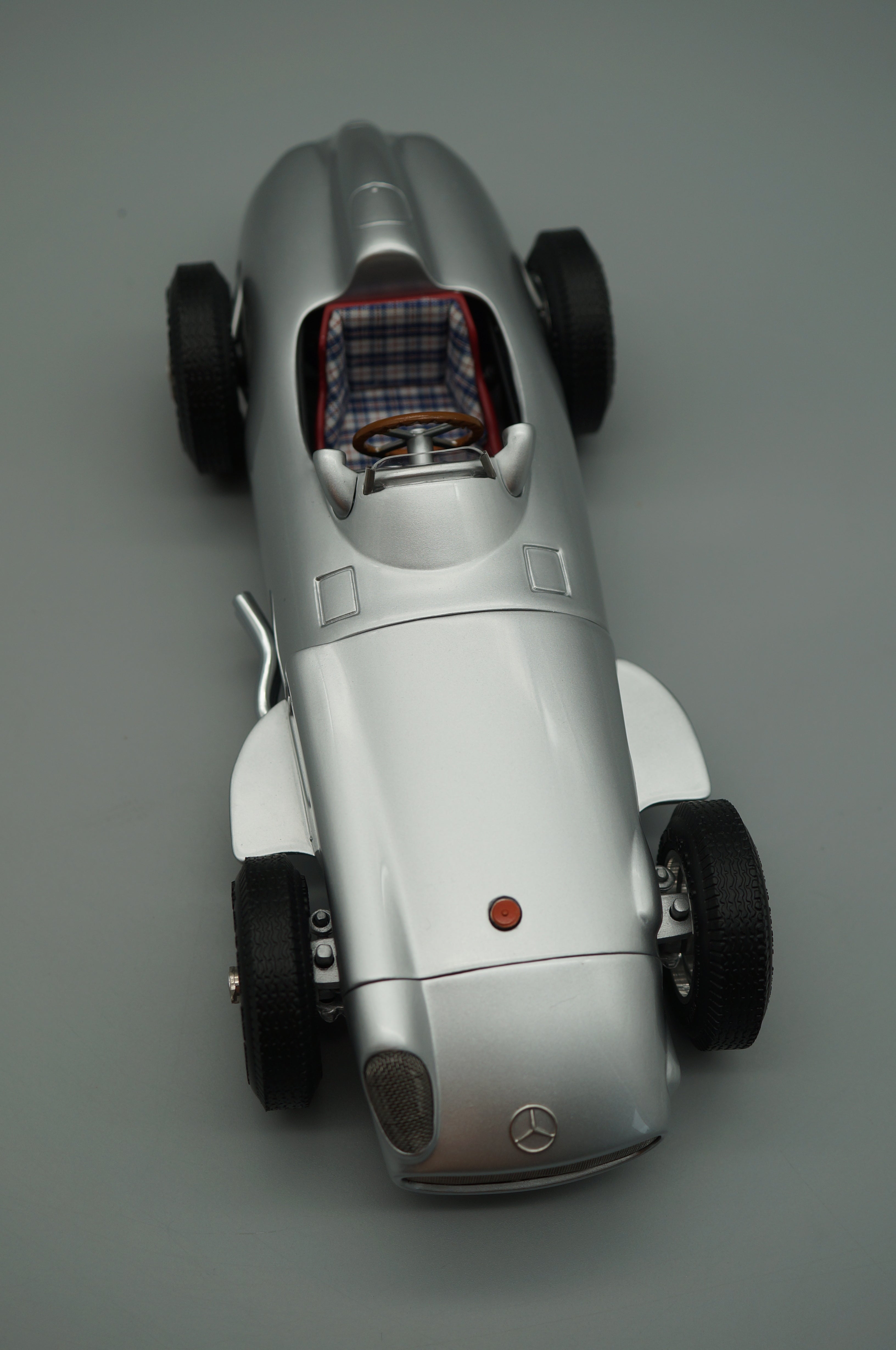 1/18 Mercedes-Benz W196 Monoposto CMC M-006 -pre-owned- AA496