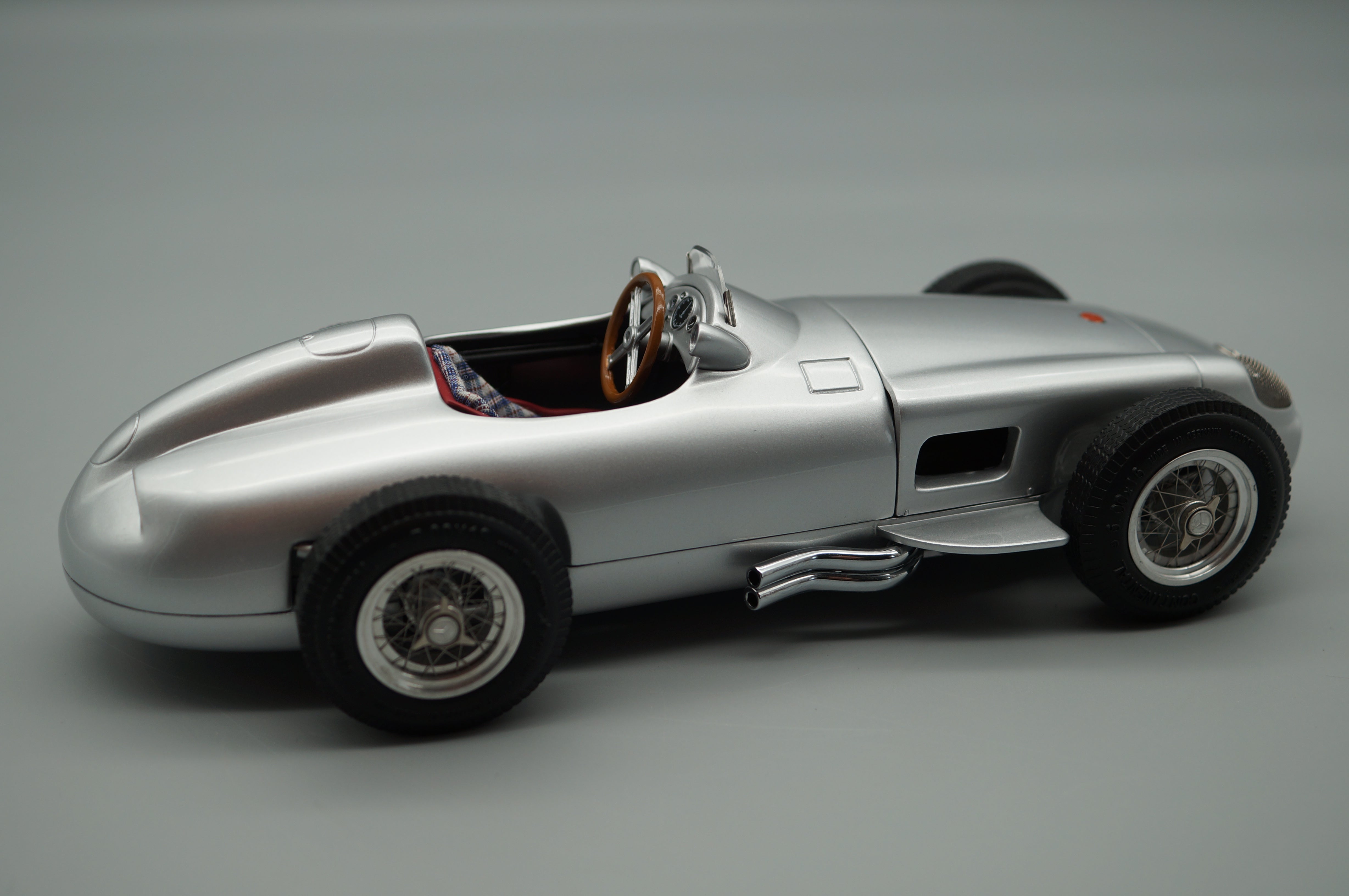 1/18 Mercedes-Benz W196 Monoposto CMC M-006 -pre-owned- AA496