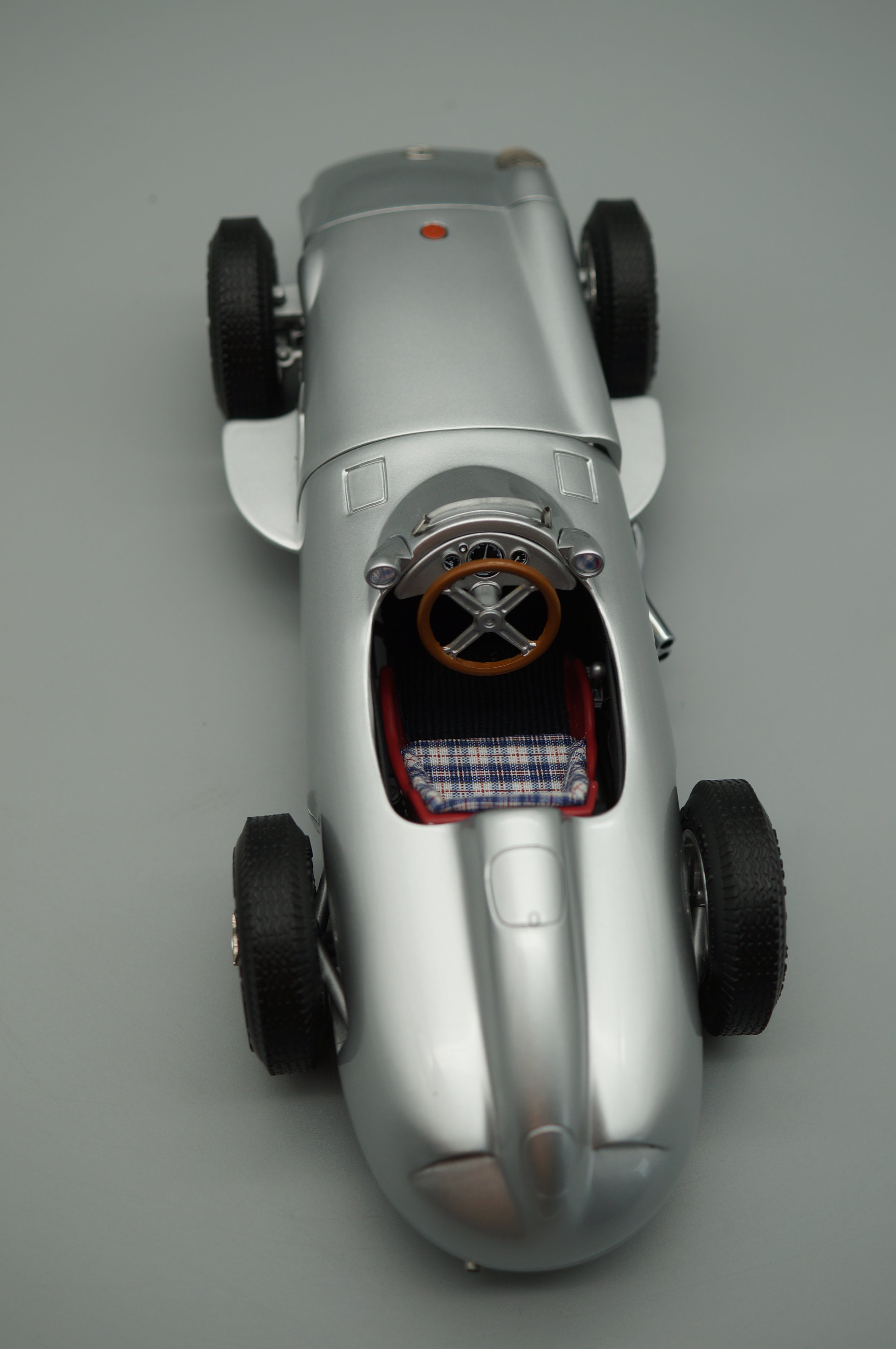 1/18 Mercedes-Benz W196 Monoposto CMC M-006 -pre-owned- AA496