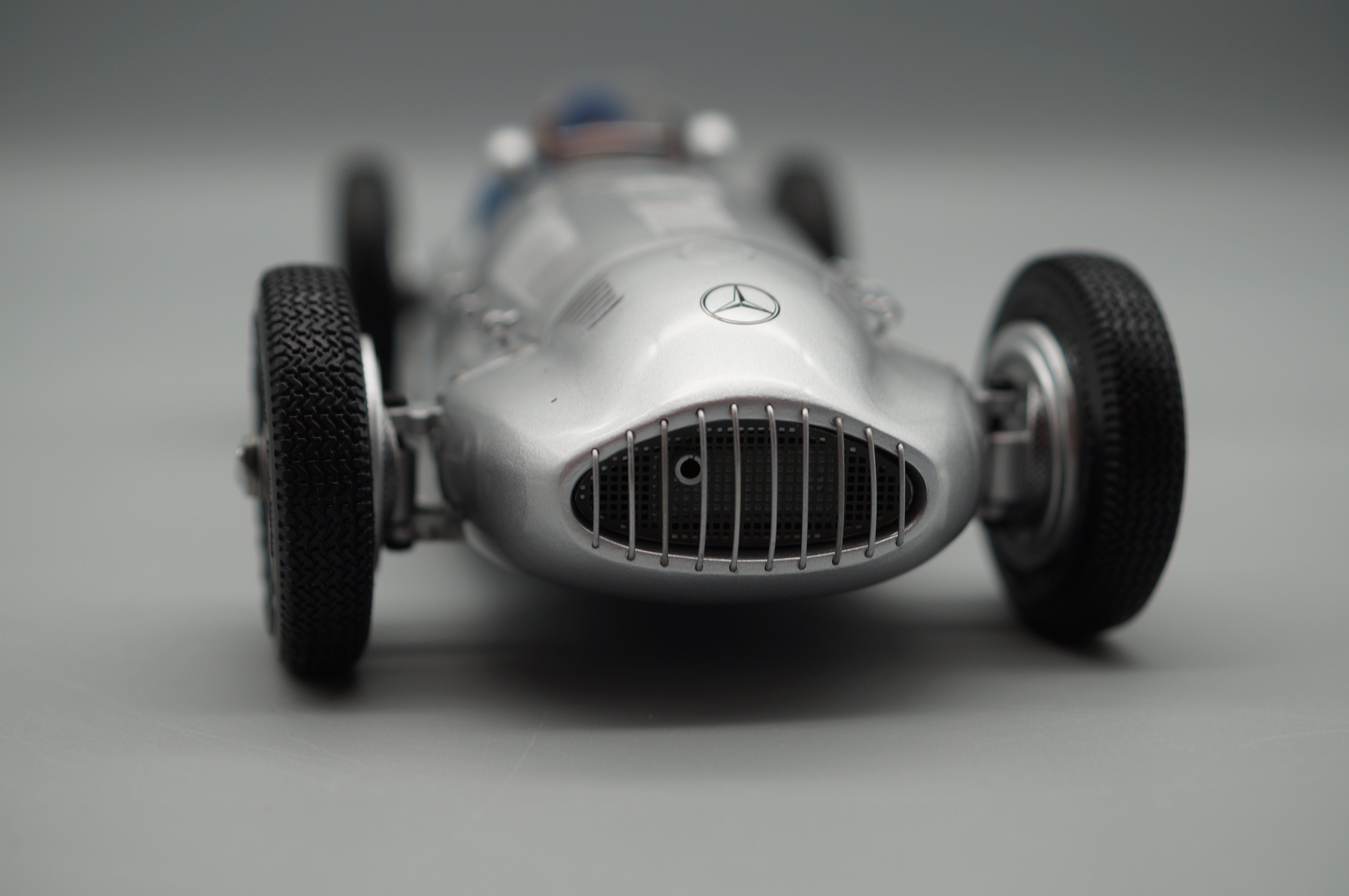 1/18 Mercedes-Benz W165 Sieger von Tripolis 1939 CMC M-018 -pre-owned- AA499
