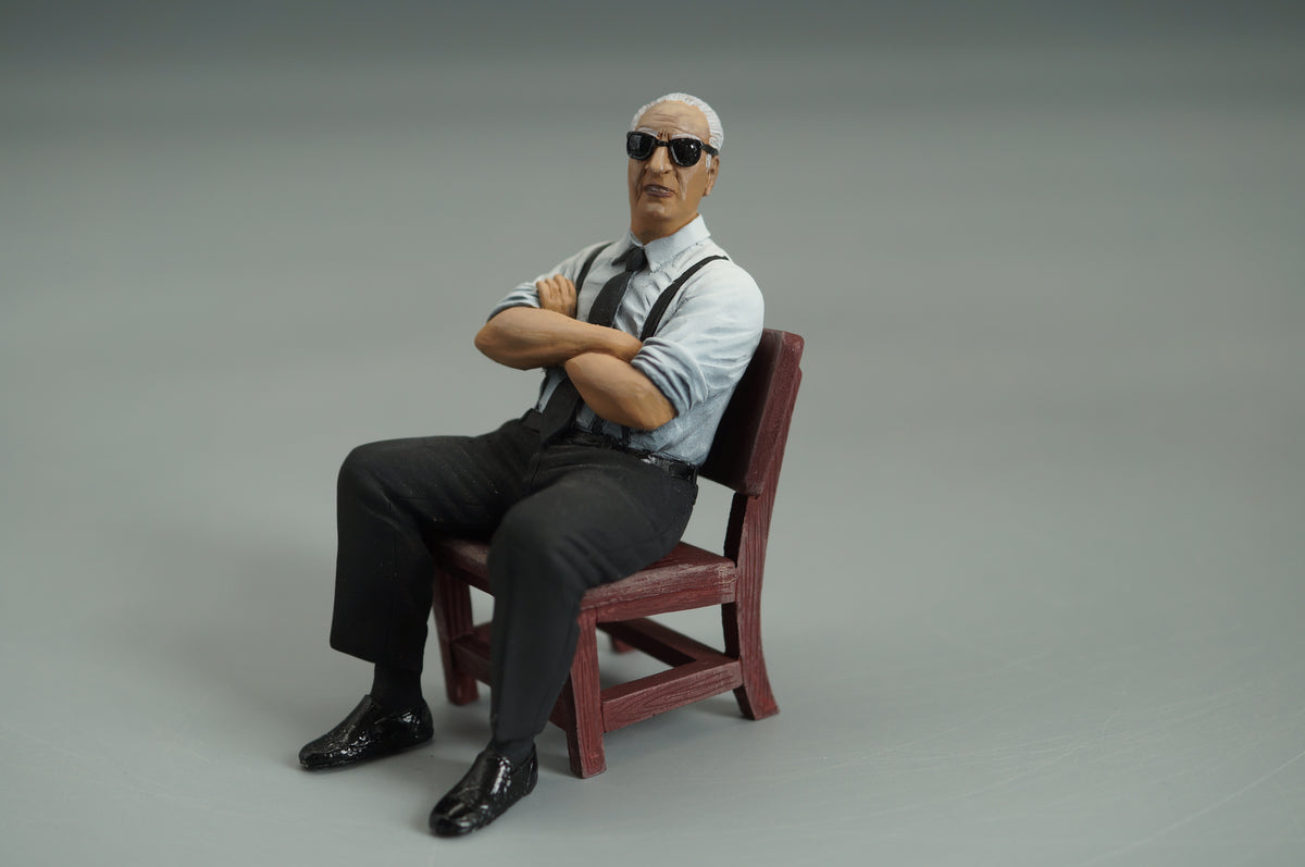 1/18 Enzo Ferrari sitting by SF Scale Figures #33/60 - Handmade - pre-owned