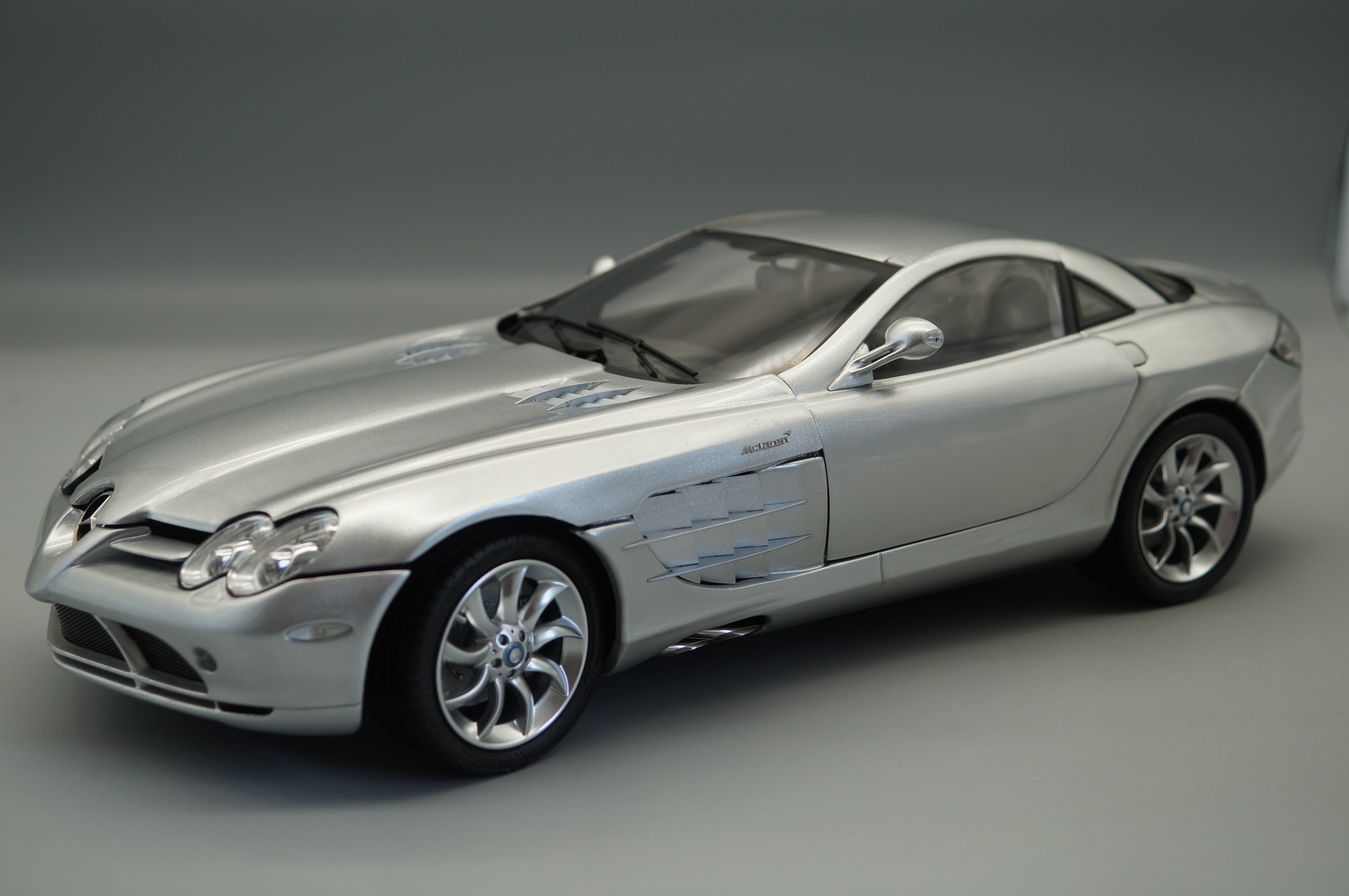 1/12 Mercedes-Benz SLR McLaren 2003 SILBER #047 CMC C-006E -pre-owned -FH301