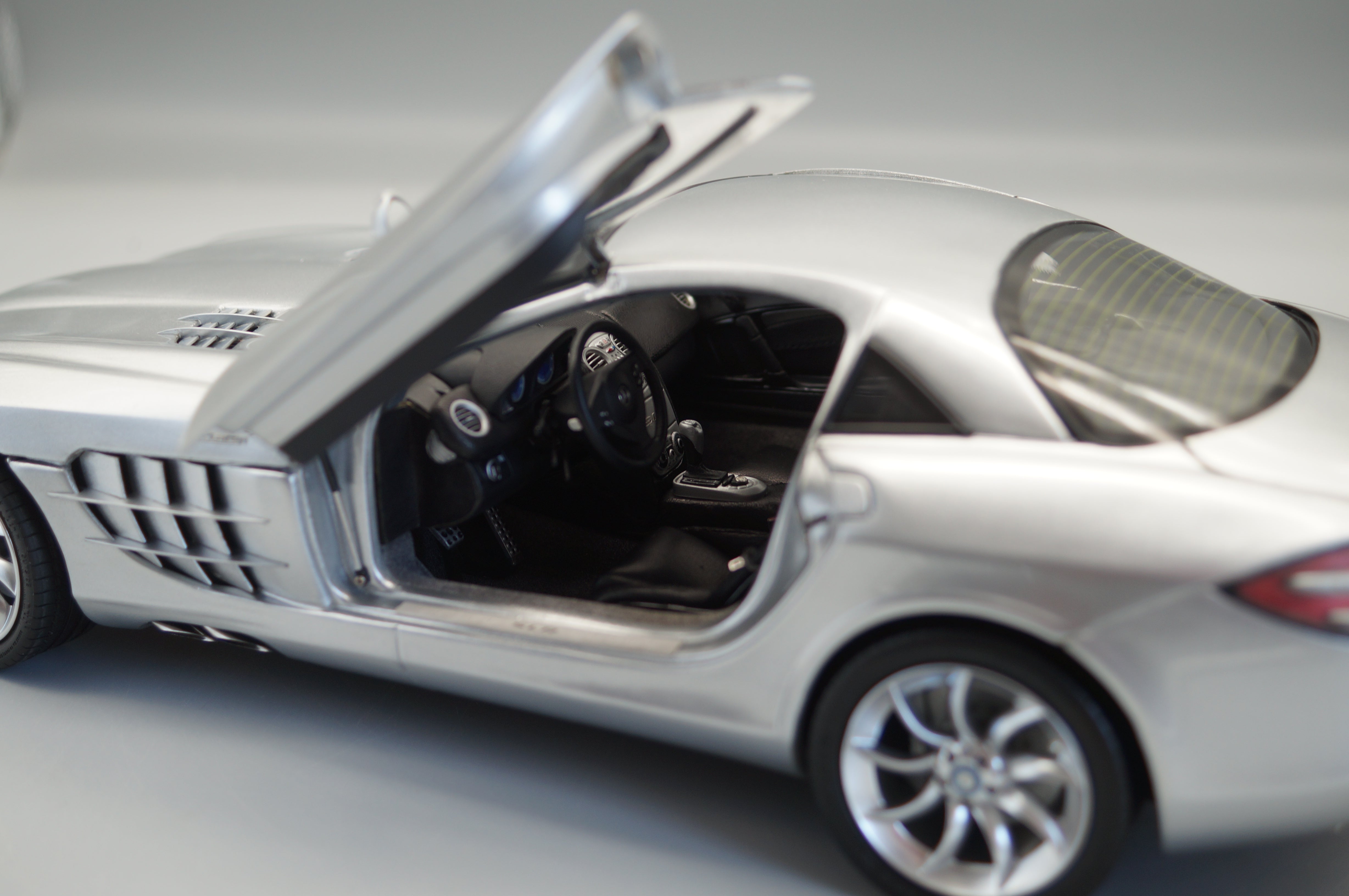 1/12 Mercedes-Benz SLR McLaren 2003 SILBER #047 CMC C-006E -pre-owned -FH301