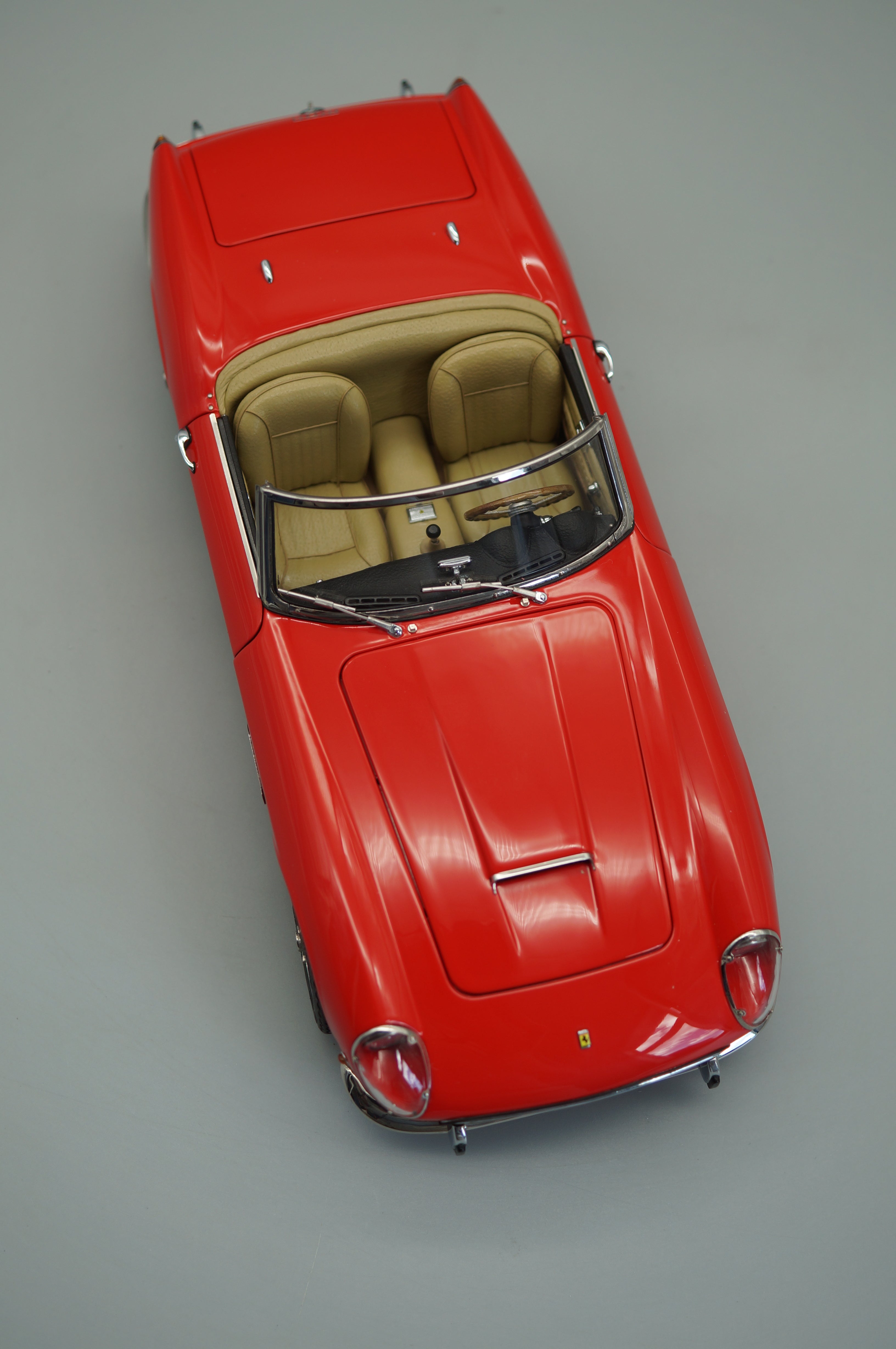 1/18 Ferrari 250 SWB Spyder California 1961 rot #1139 CMC M-091 -pre-owned FH302