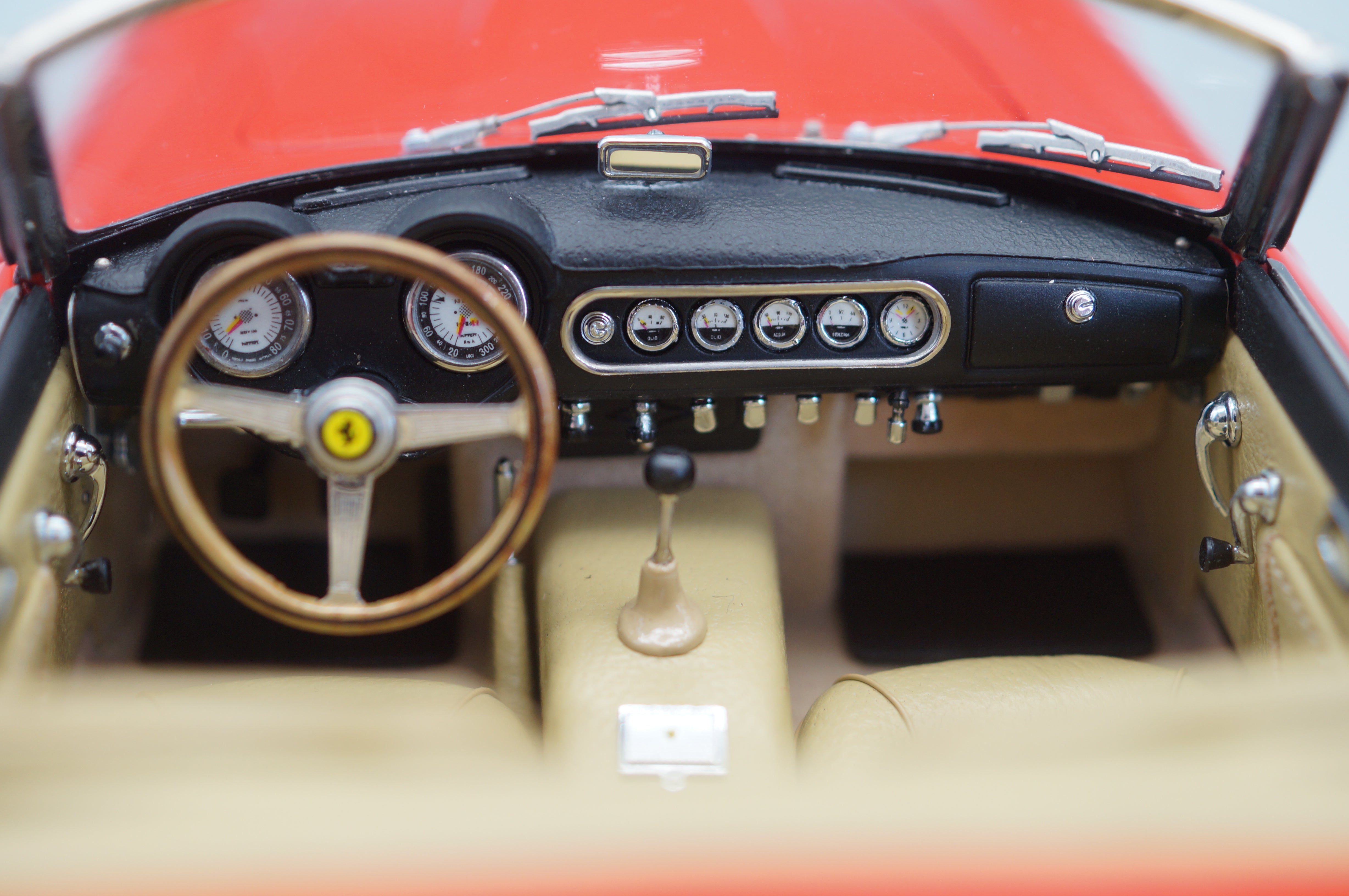 1/18 Ferrari 250 SWB Spyder California 1961 rot #1139 CMC M-091 -pre-owned FH302