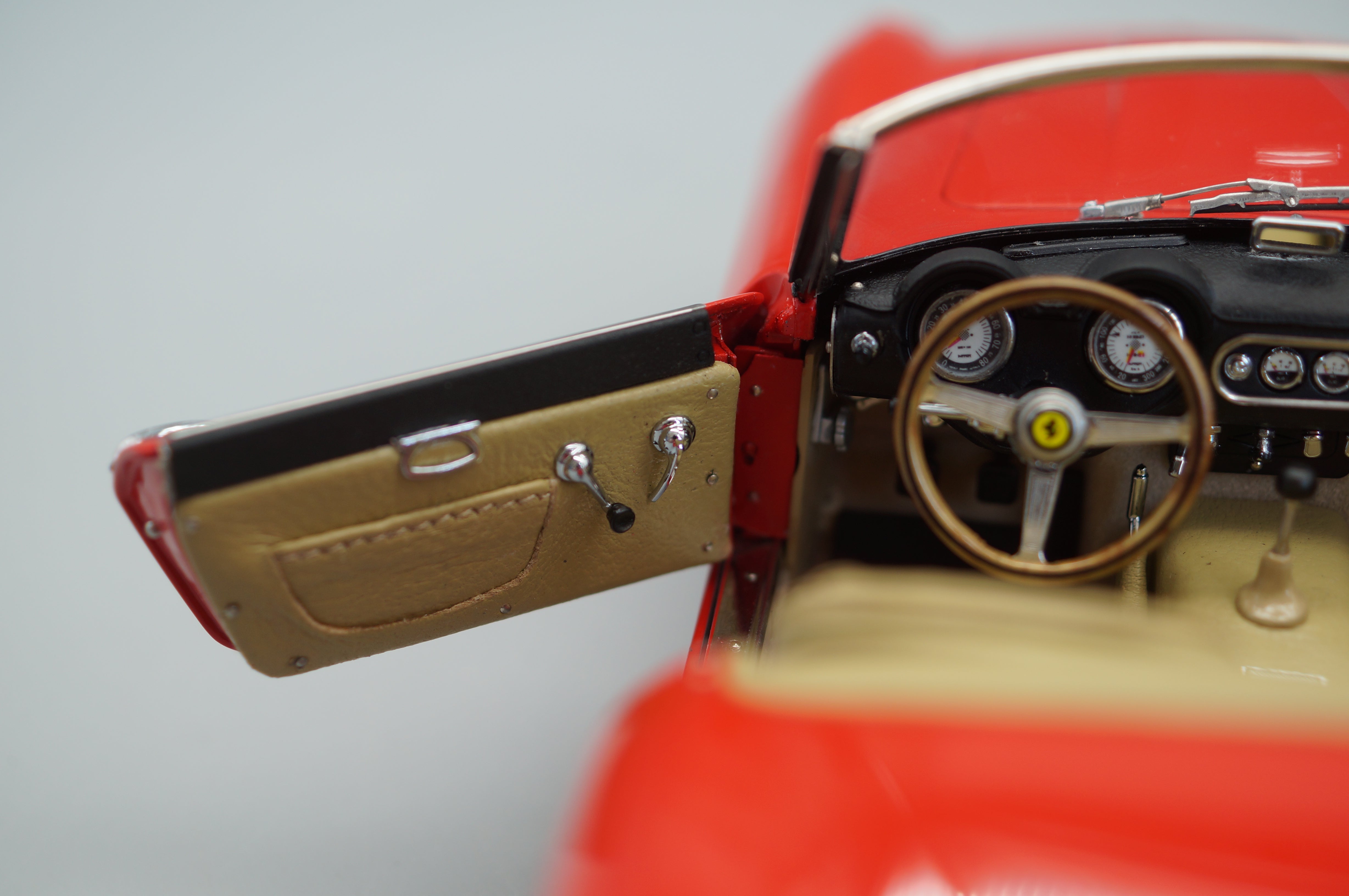 1/18 Ferrari 250 SWB Spyder California 1961 rot #1139 CMC M-091 -pre-owned FH302