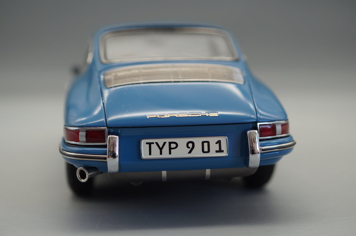1/18 Porsche 901 Coupe Emailblau #3229 CMC M-067D -PRE-OWNED- FH305