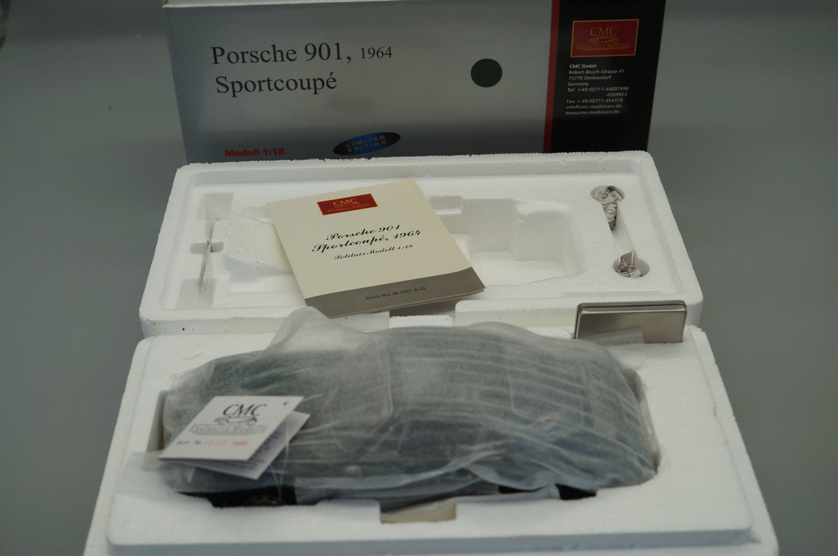 1/18 Porsche 901 Coupe Irish Green #1820/5000 CMC M-067B -pre-owned -FH306