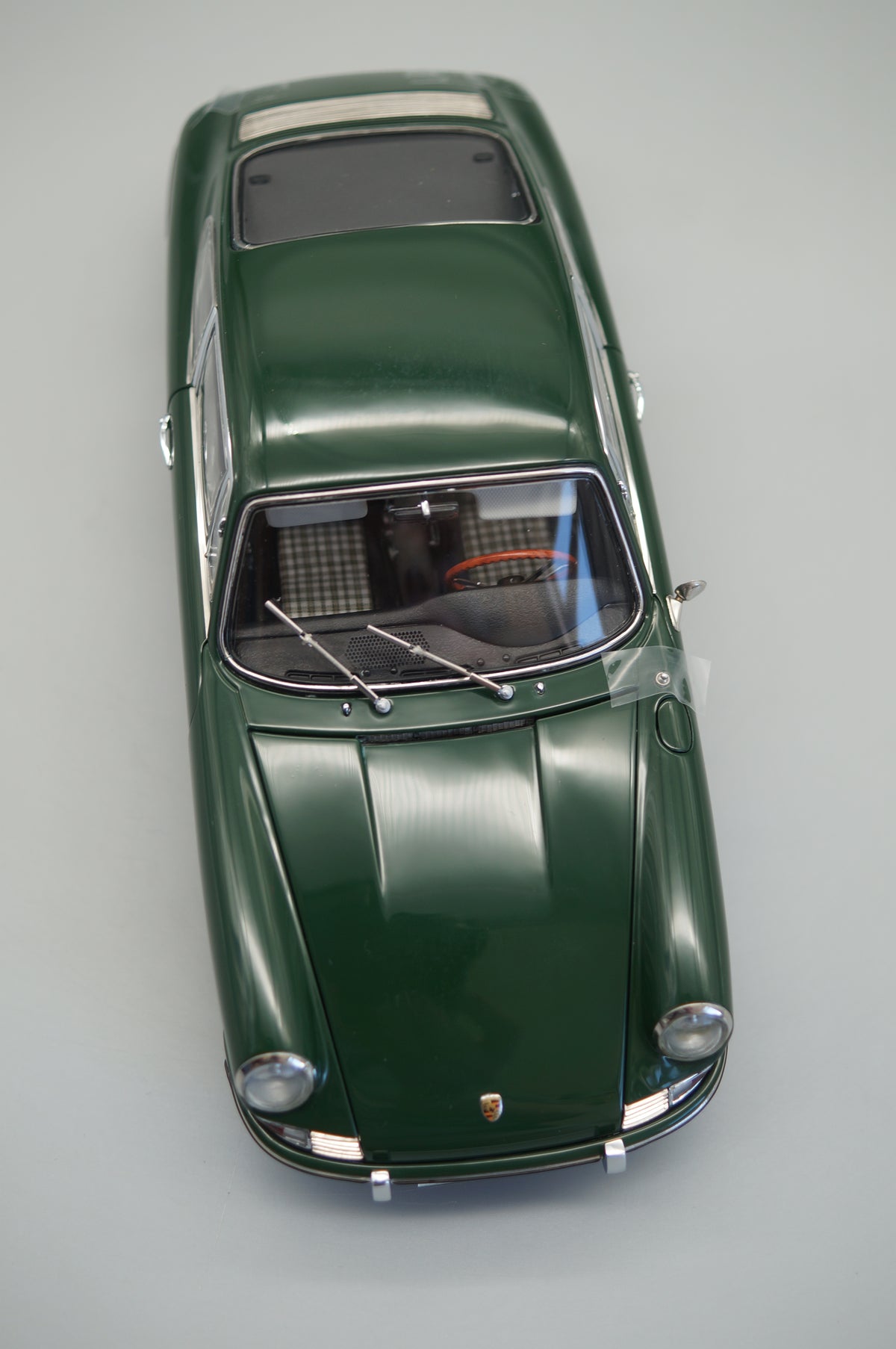 1/18 Porsche 901 Coupe Irish Green #1820/5000 CMC M-067B -pre-owned -FH306