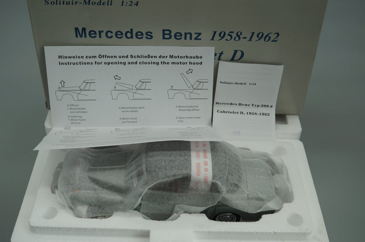 1/24 Mercedes-Benz 300d Adenauer Cabriolet #1256 CMC M-026 -pre-owned -FH316