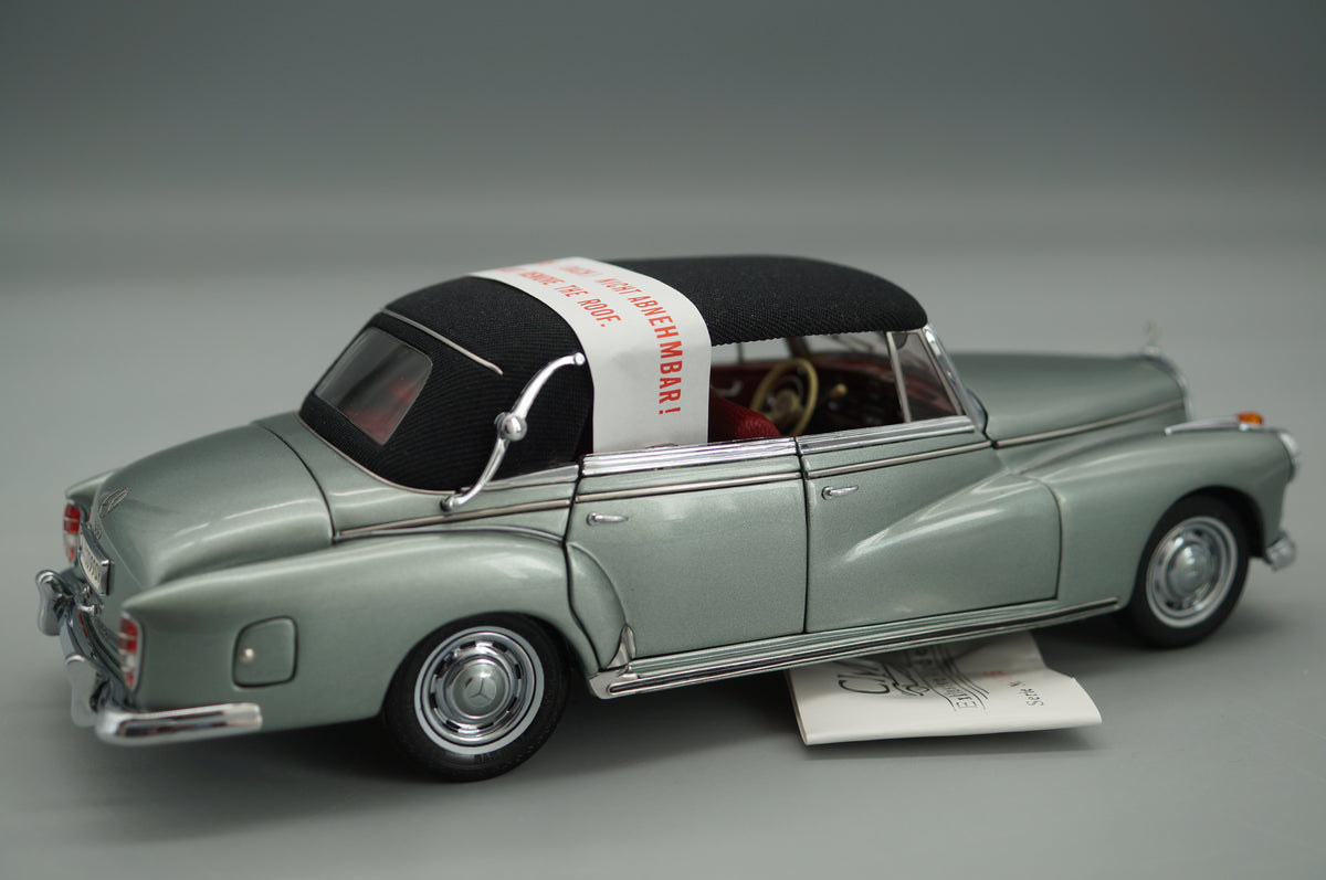 1/24 Mercedes-Benz 300d Adenauer Cabriolet #1256 CMC M-026 -pre-owned -FH316