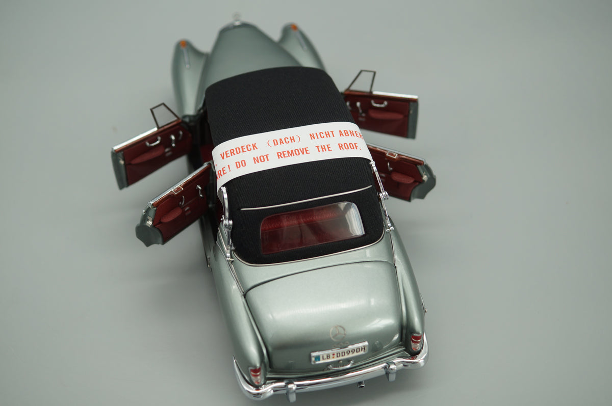 1/24 Mercedes-Benz 300d Adenauer Cabriolet #1256 CMC M-026 -pre-owned -FH316