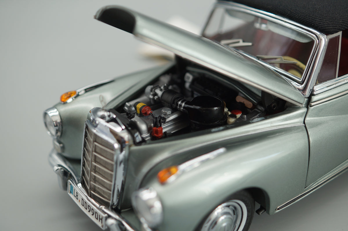 1/24 Mercedes-Benz 300d Adenauer Cabriolet #1256 CMC M-026 -pre-owned -FH316