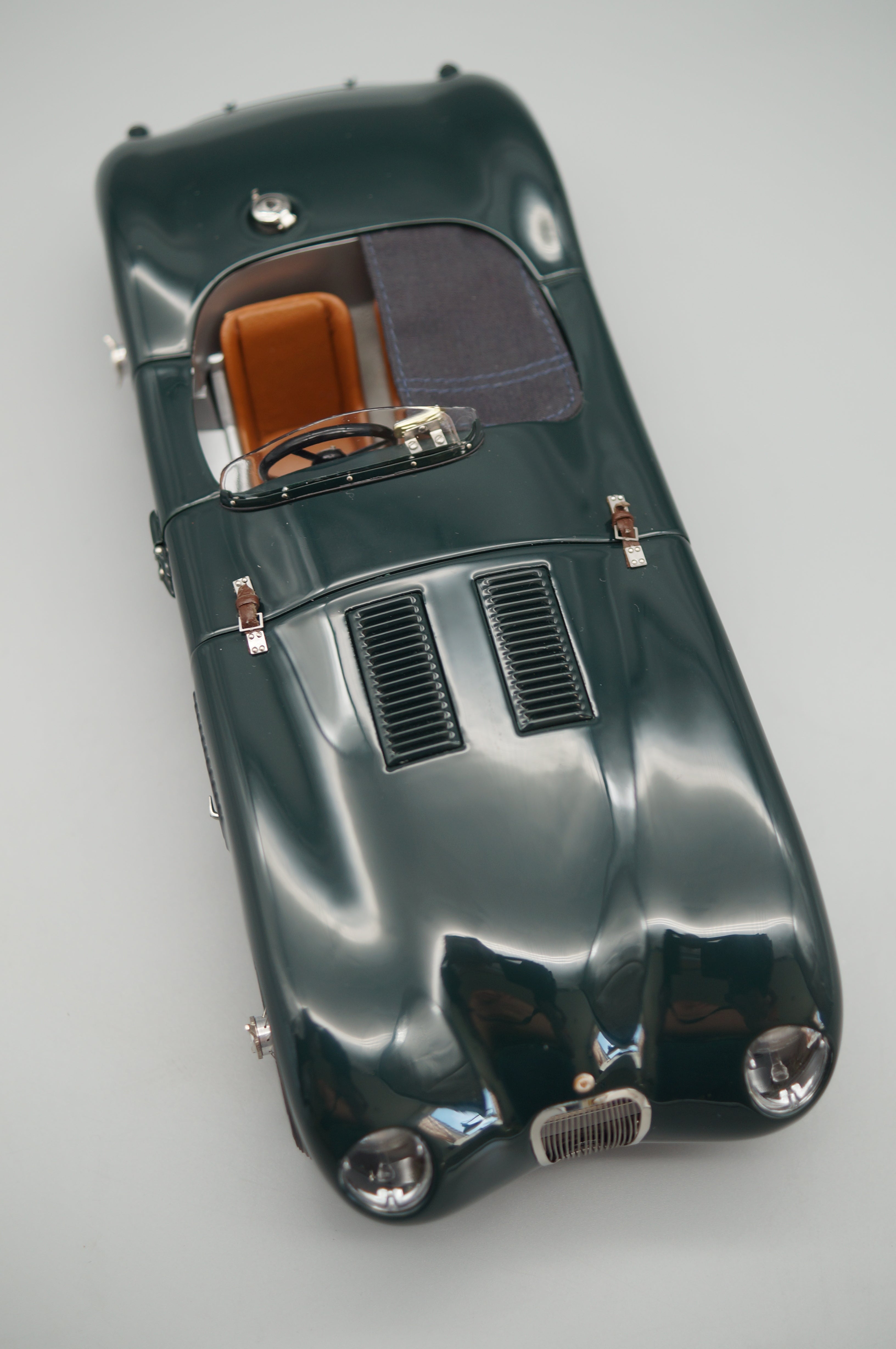 Jaguar C-Type British Racing Green 1952 CMC M-191 -pre-owned 