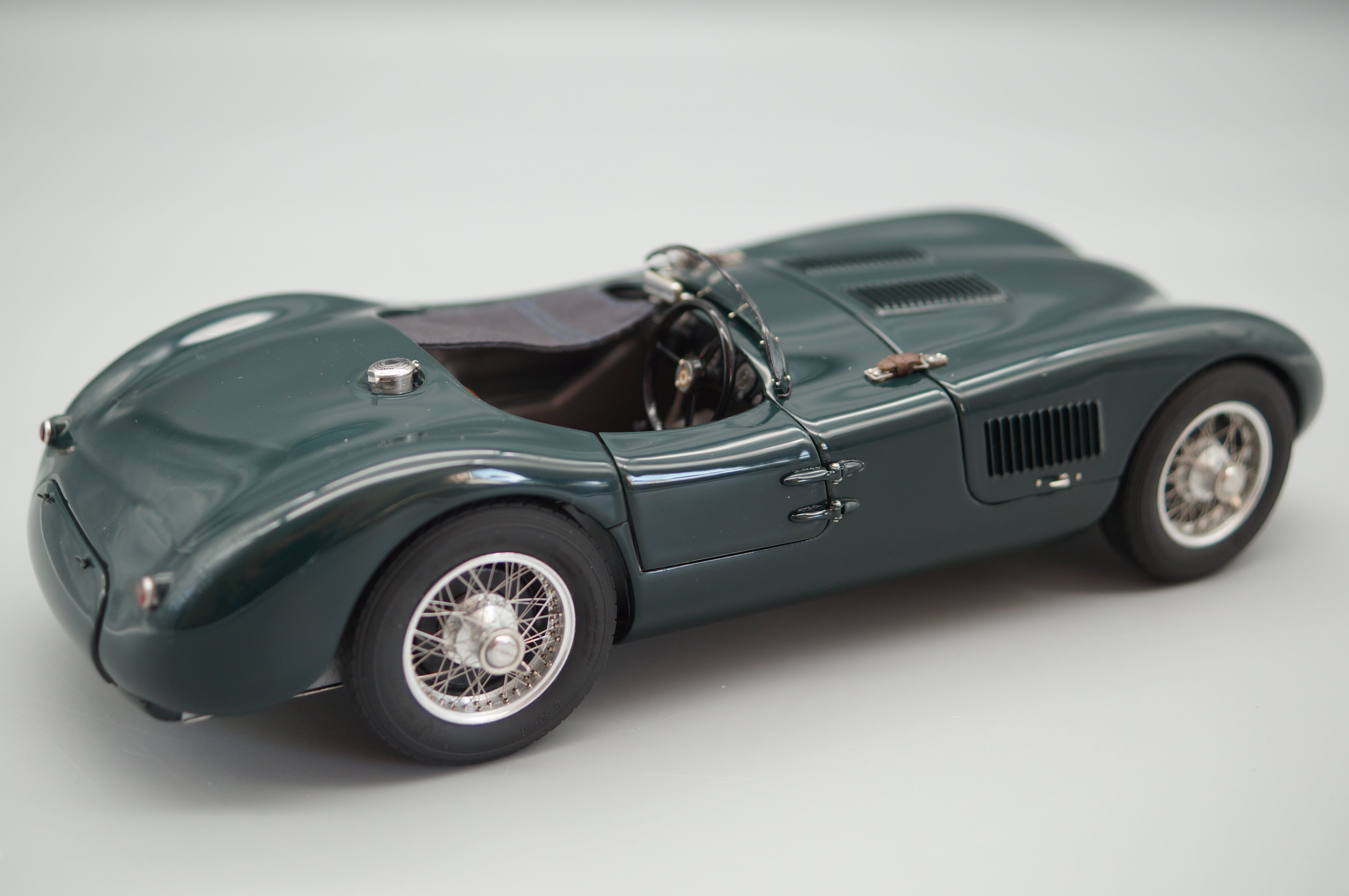 Jaguar C-Type British Racing Green 1952 CMC M-191 -pre-owned 