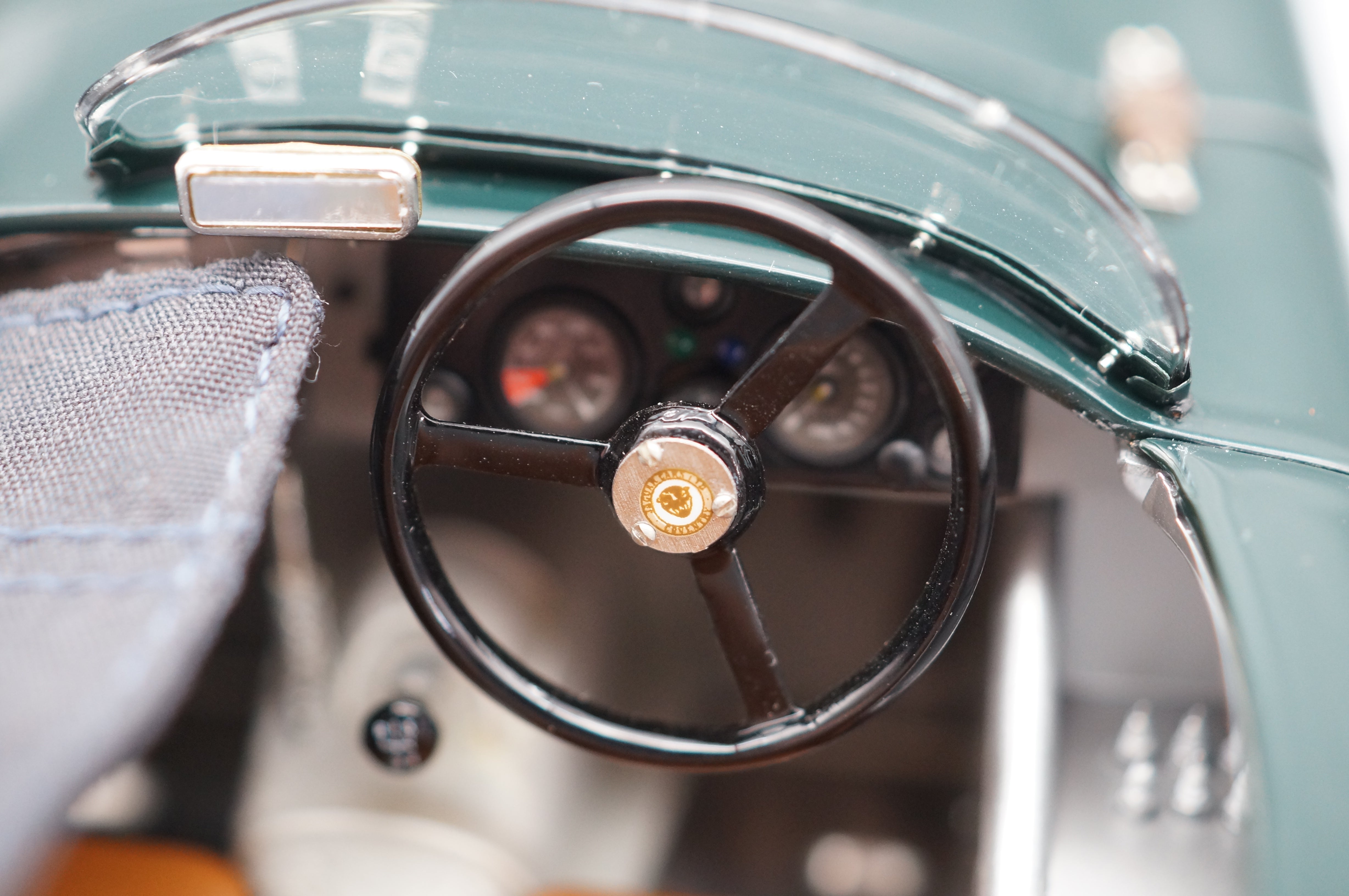 Jaguar C-Type British Racing Green 1952 CMC M-191 -pre-owned 
