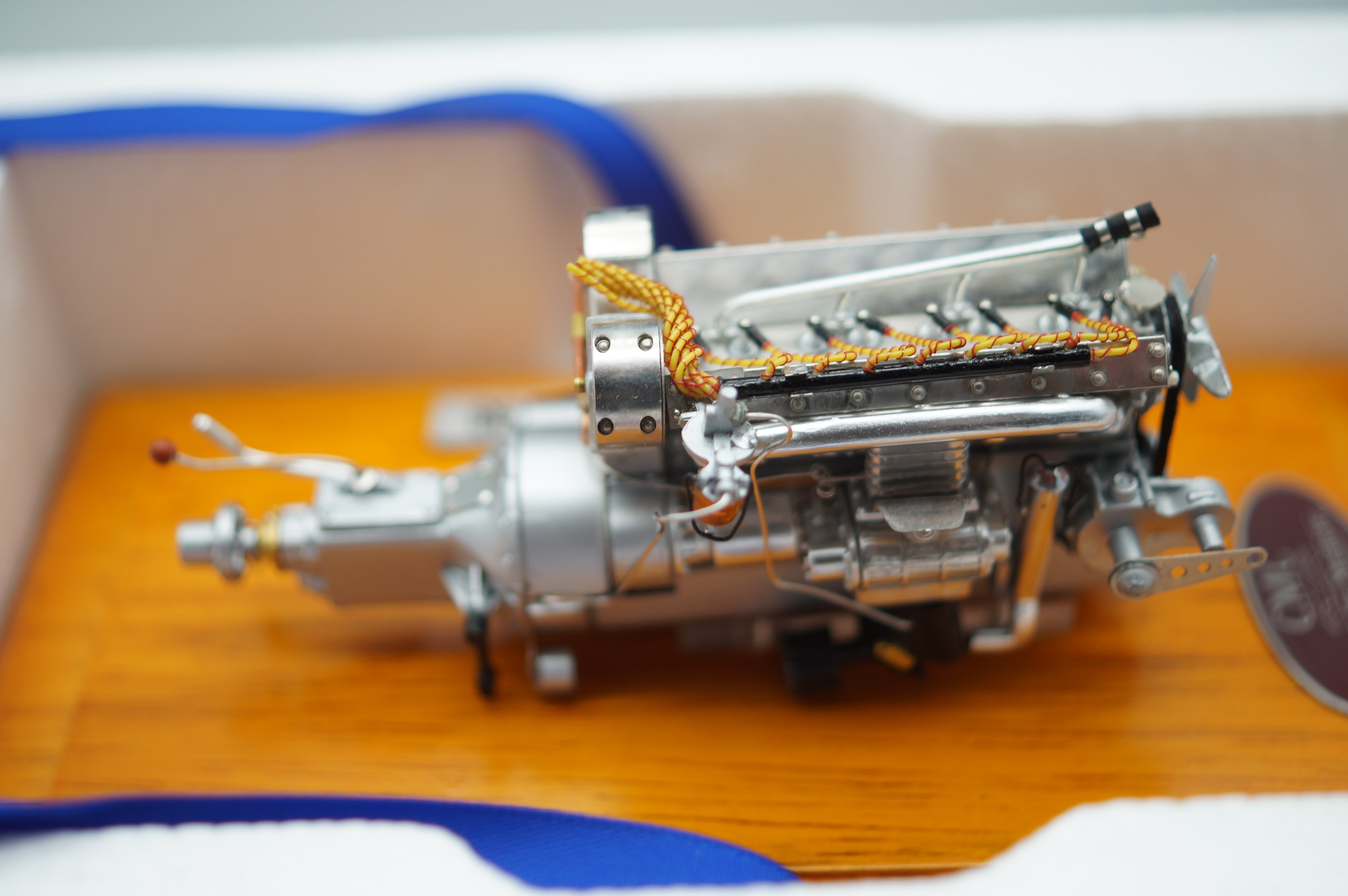1/18 Bugatti Type 57 SC engine with display case CMC M-112 -Pre-Owned- TS677