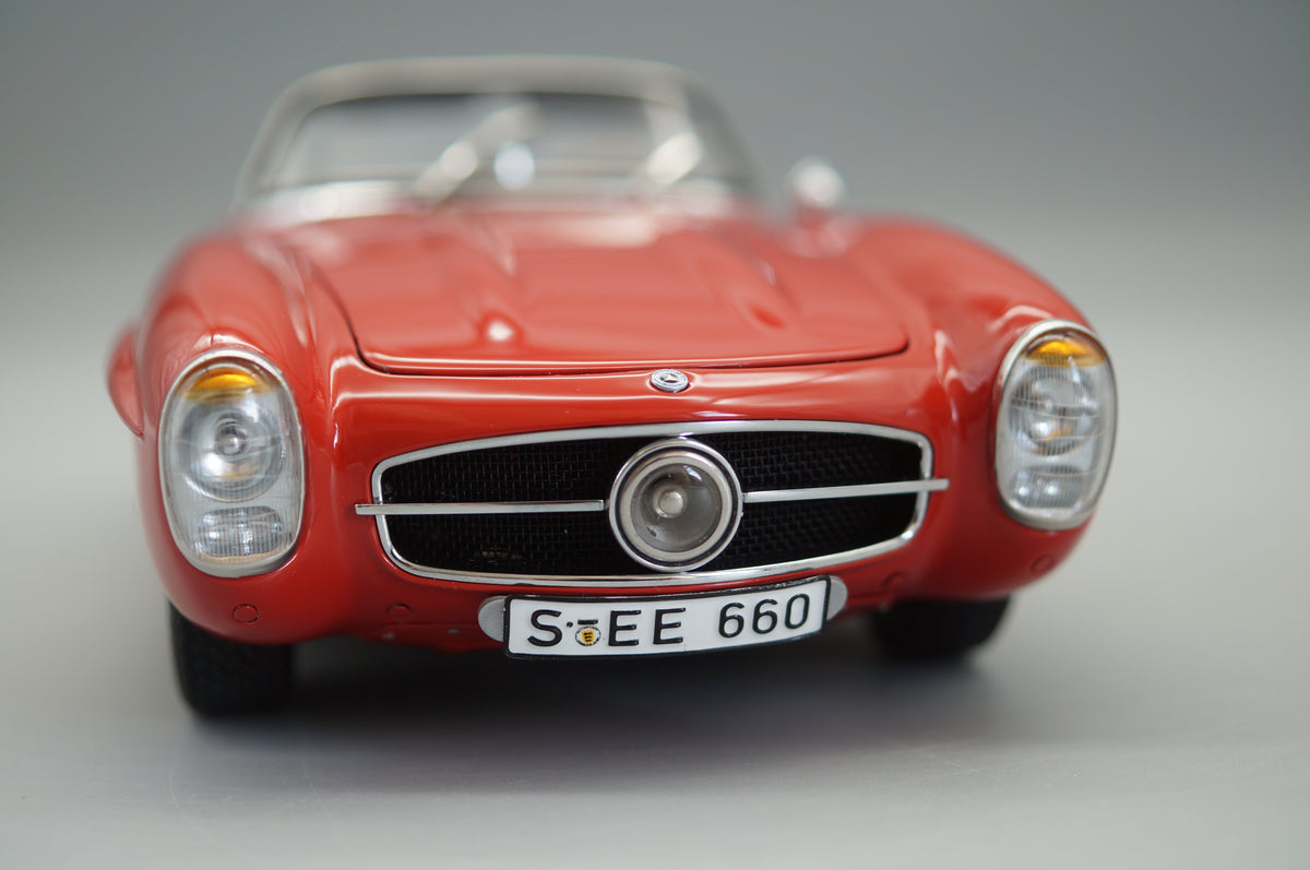 1/18 Mercedes-Benz 300 SL Roadster Raceversion #4 Special Edition Classic Gala Schwetzingen CMC M-296