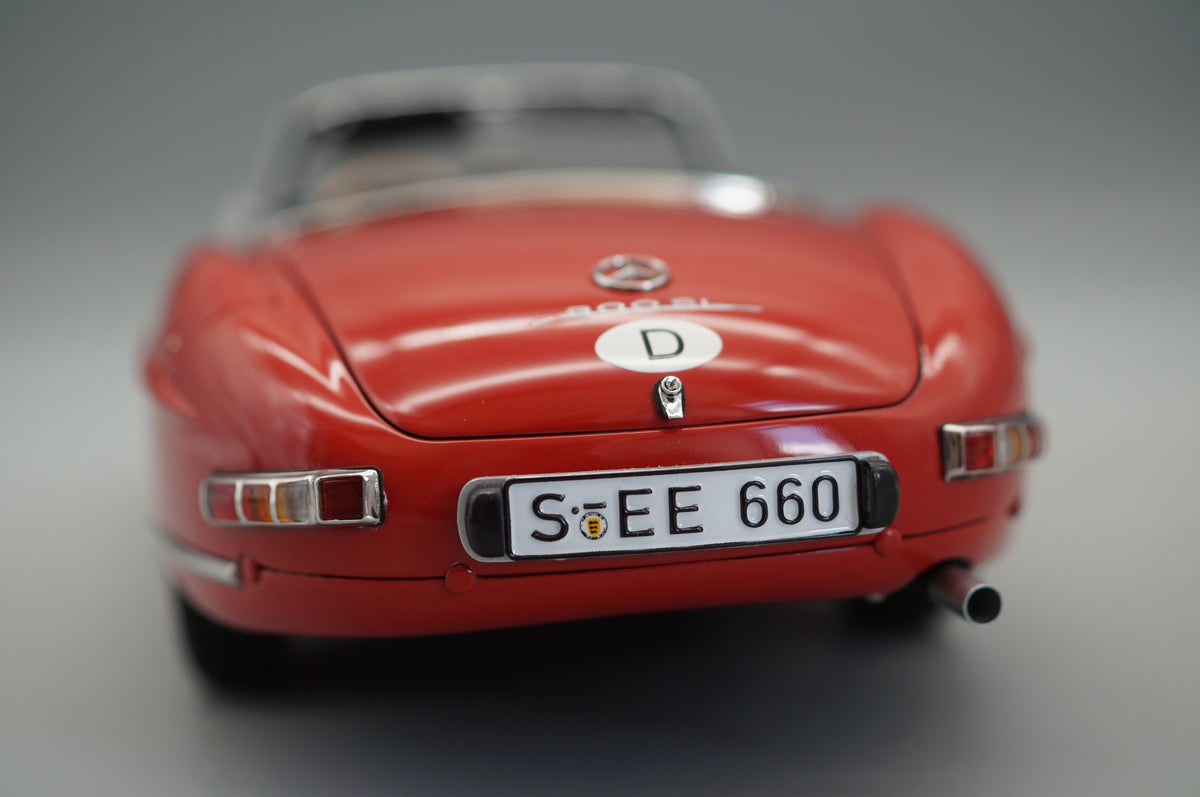 1/18 Mercedes-Benz 300 SL Roadster Rennvariante #4 Sondermodell Classic Gala Schwetzingen CMC M-296