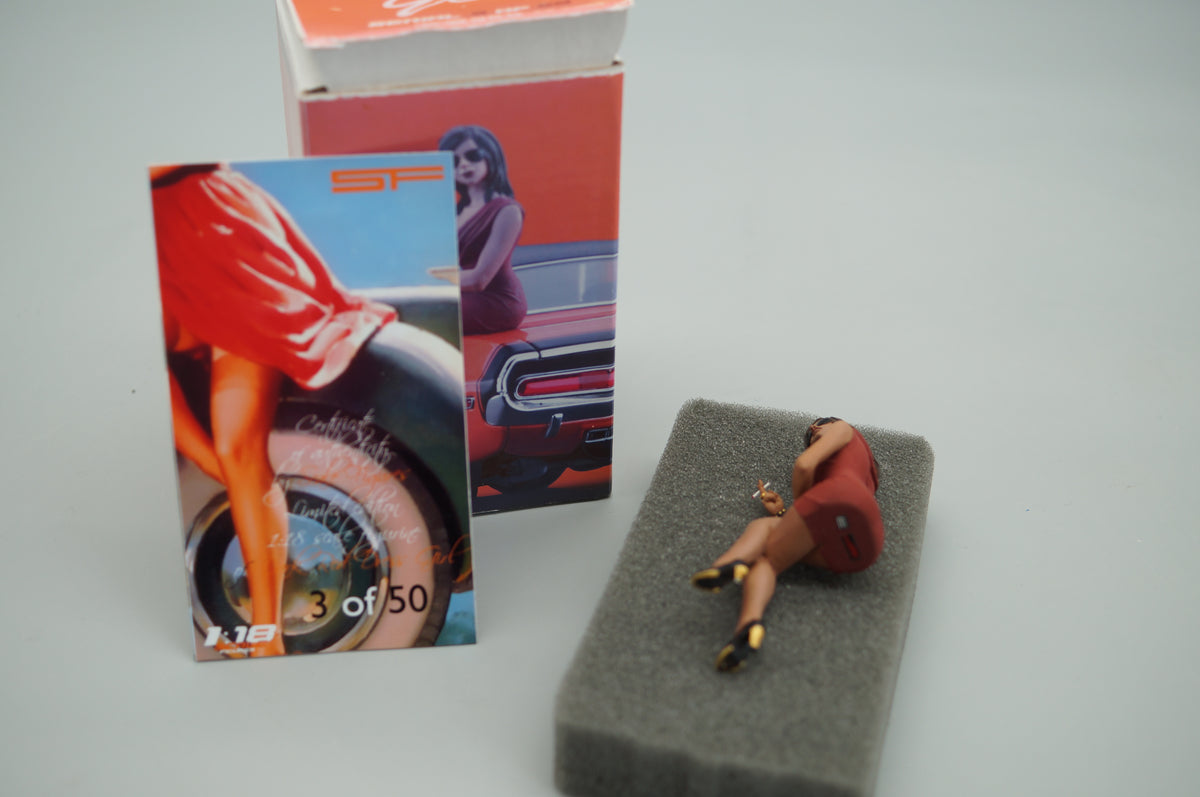 1/18 Smoking Girl red Dress von SF Scale Figures #03/50 - Handarbeit - pre-owned