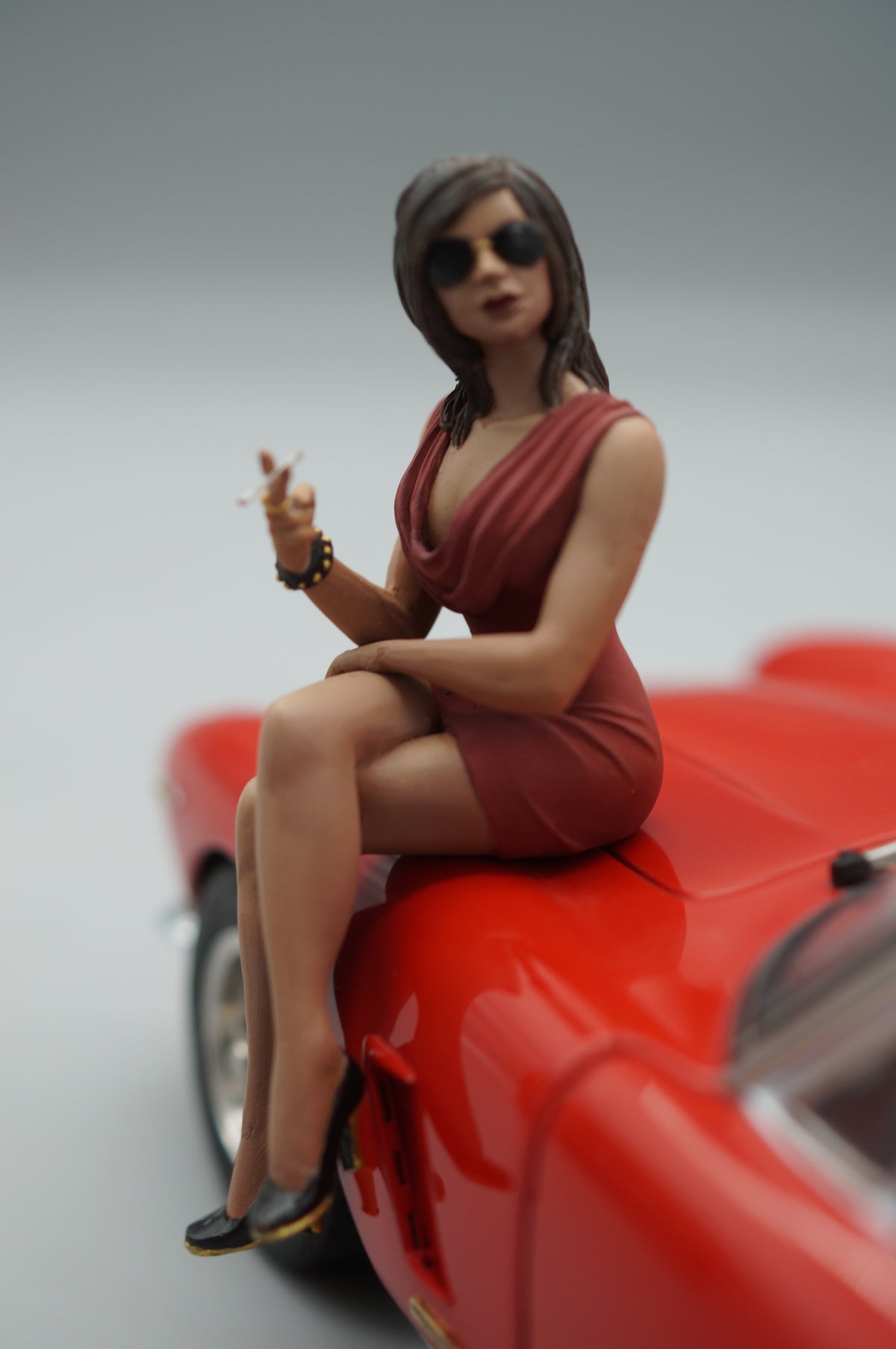 1/18 Smoking Girl red Dress von SF Scale Figures #03/50 - Handarbeit - pre-owned