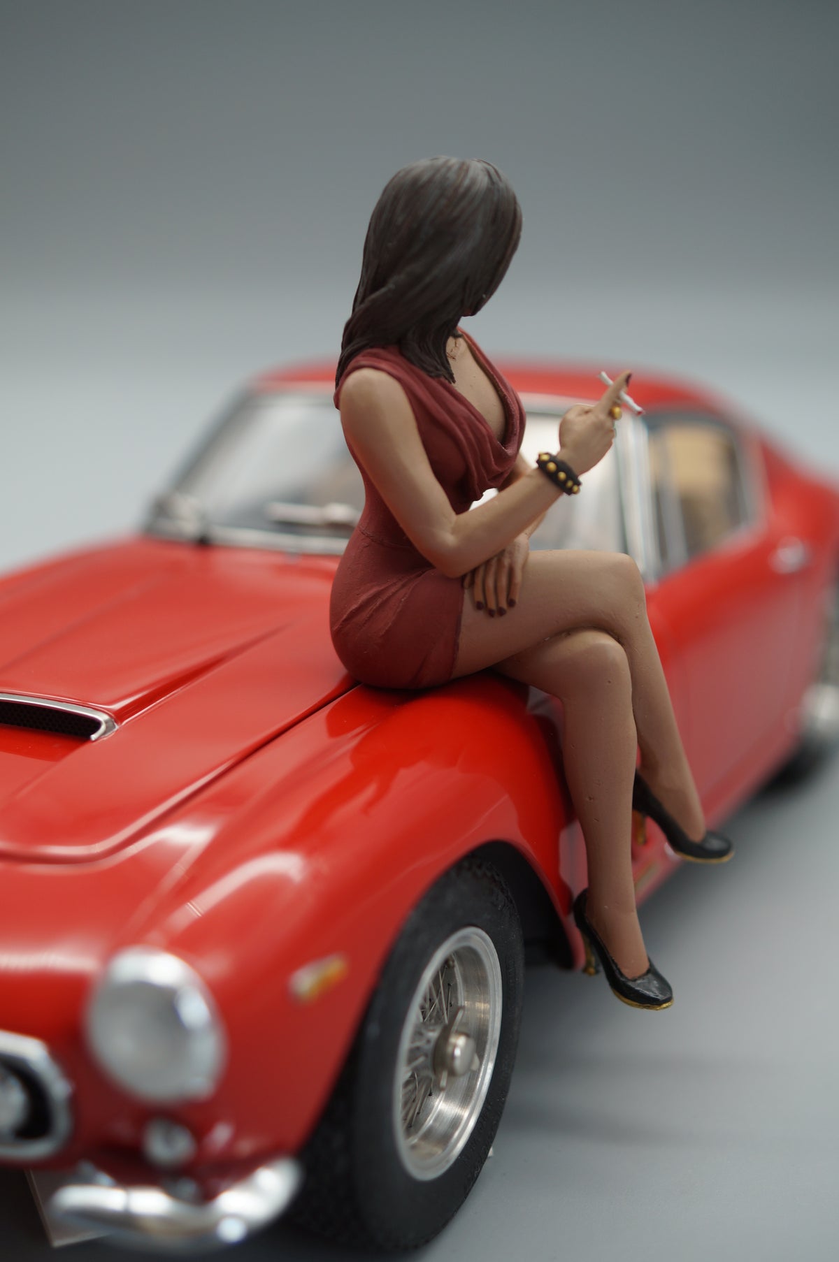 1/18 Smoking Girl red Dress von SF Scale Figures #03/50 - Handarbeit - pre-owned