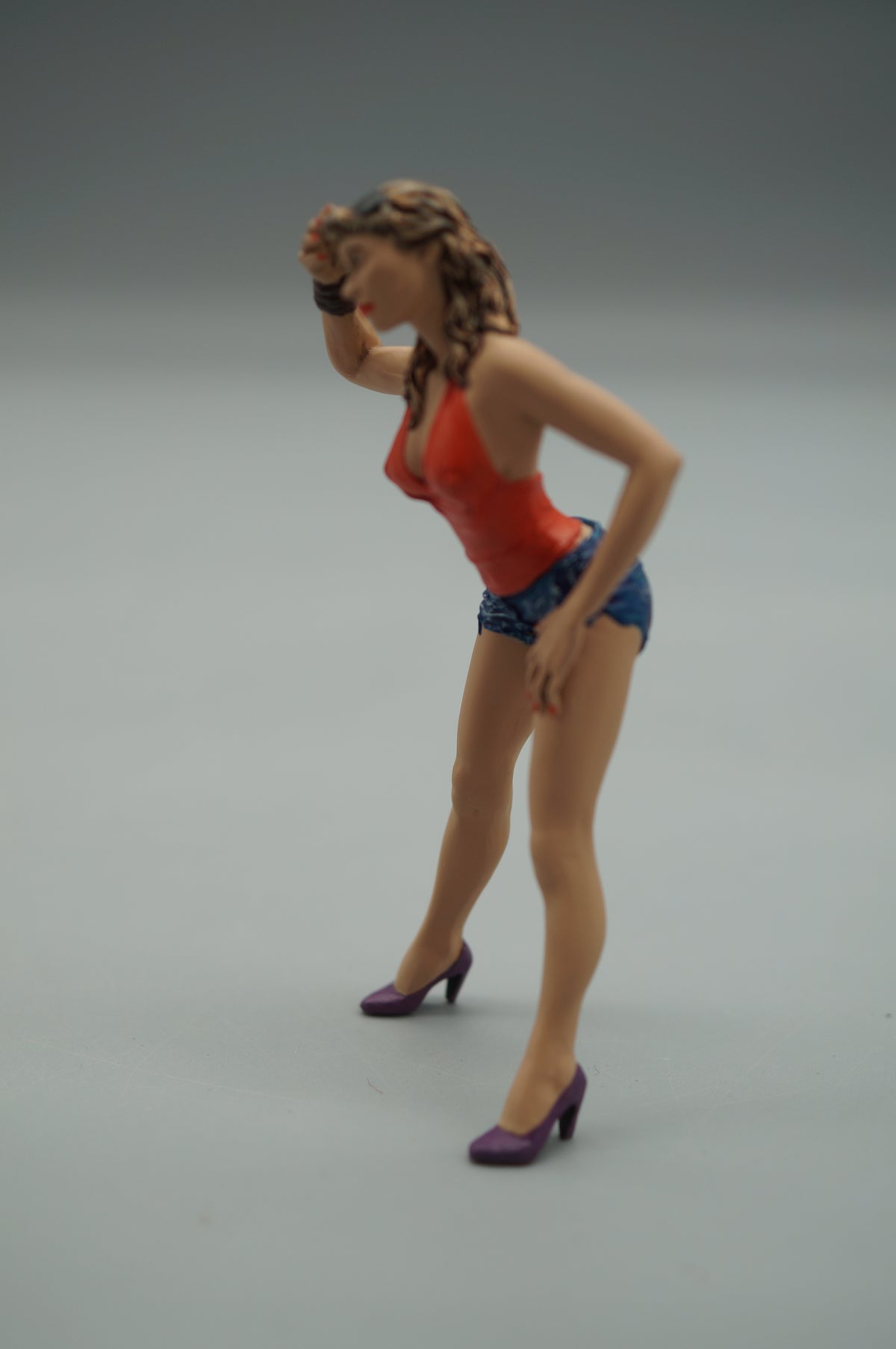 1/18 Girl broken car by SF Scale Figures - Handmade -