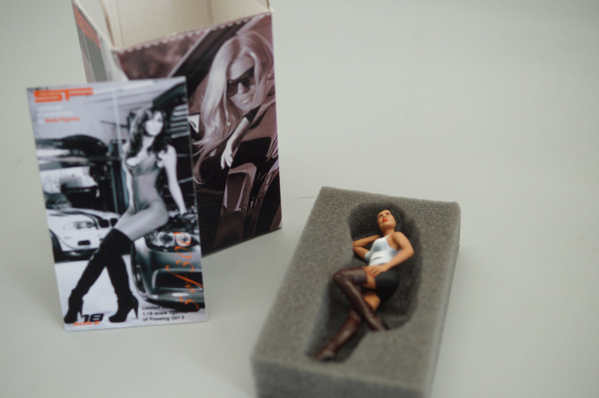 1/18 Posing Girl 2 von SF Scale Figures - Handarbeit - pre-owned