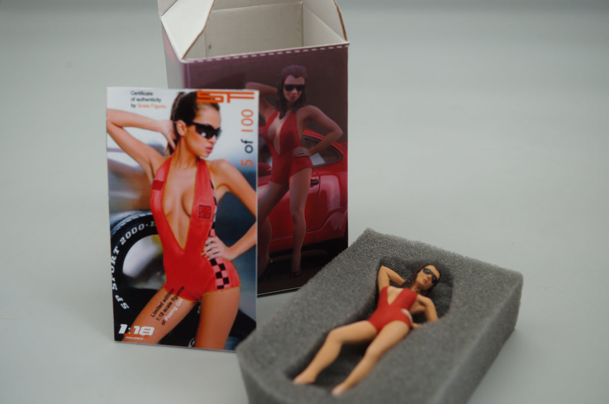 1/18 Posing Girl by SF Scale Figures - Handcrafted -