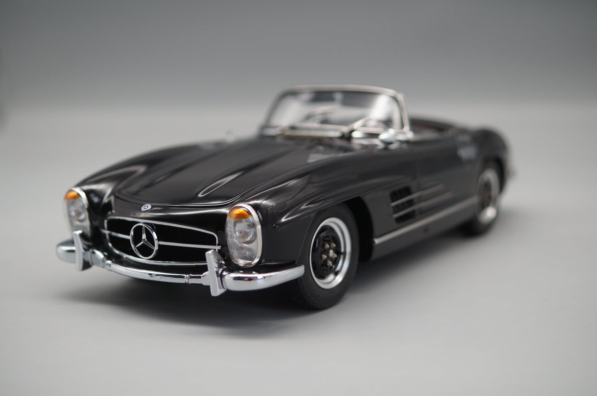 1/18 Mercedes-Benz 300 SL W198 Roadster offen schwarz CMC M-293