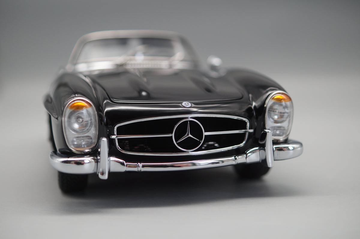 1/18 Mercedes-Benz 300 SL W198 Roadster offen schwarz CMC M-293