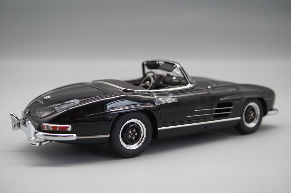 1/18 Mercedes-Benz 300 SL W198 Roadster offen schwarz CMC M-293