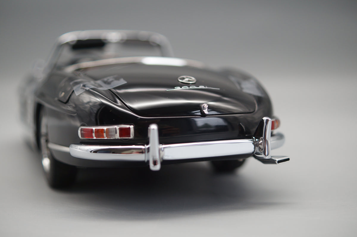 1/18 Mercedes-Benz 300 SL W198 Roadster offen schwarz CMC M-293