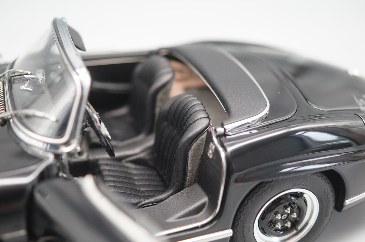 1/18 Mercedes-Benz 300 SL W198 Roadster offen schwarz CMC M-293