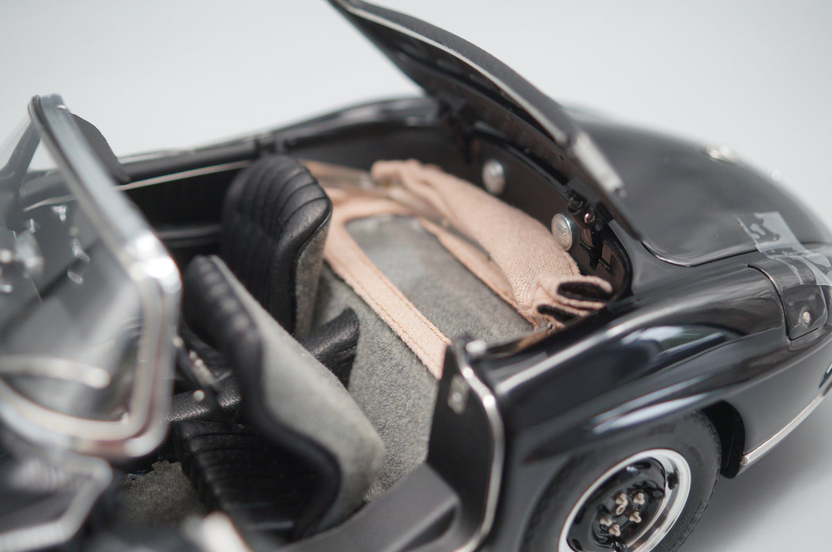 1/18 Mercedes-Benz 300 SL W198 Roadster offen schwarz CMC M-293