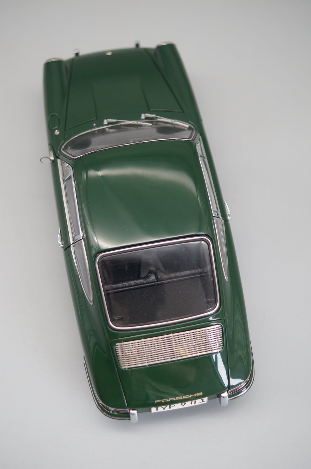 1/18 Porsche 901 Coupe irischgrün #2340/5000 CMC M-067B -pre-owned -MH324