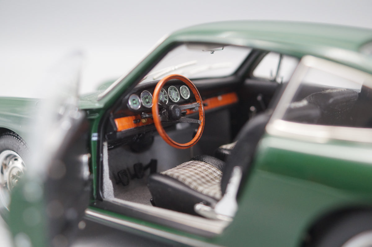 1/18 Porsche 901 Coupe irischgrün #2340/5000 CMC M-067B -pre-owned -MH324