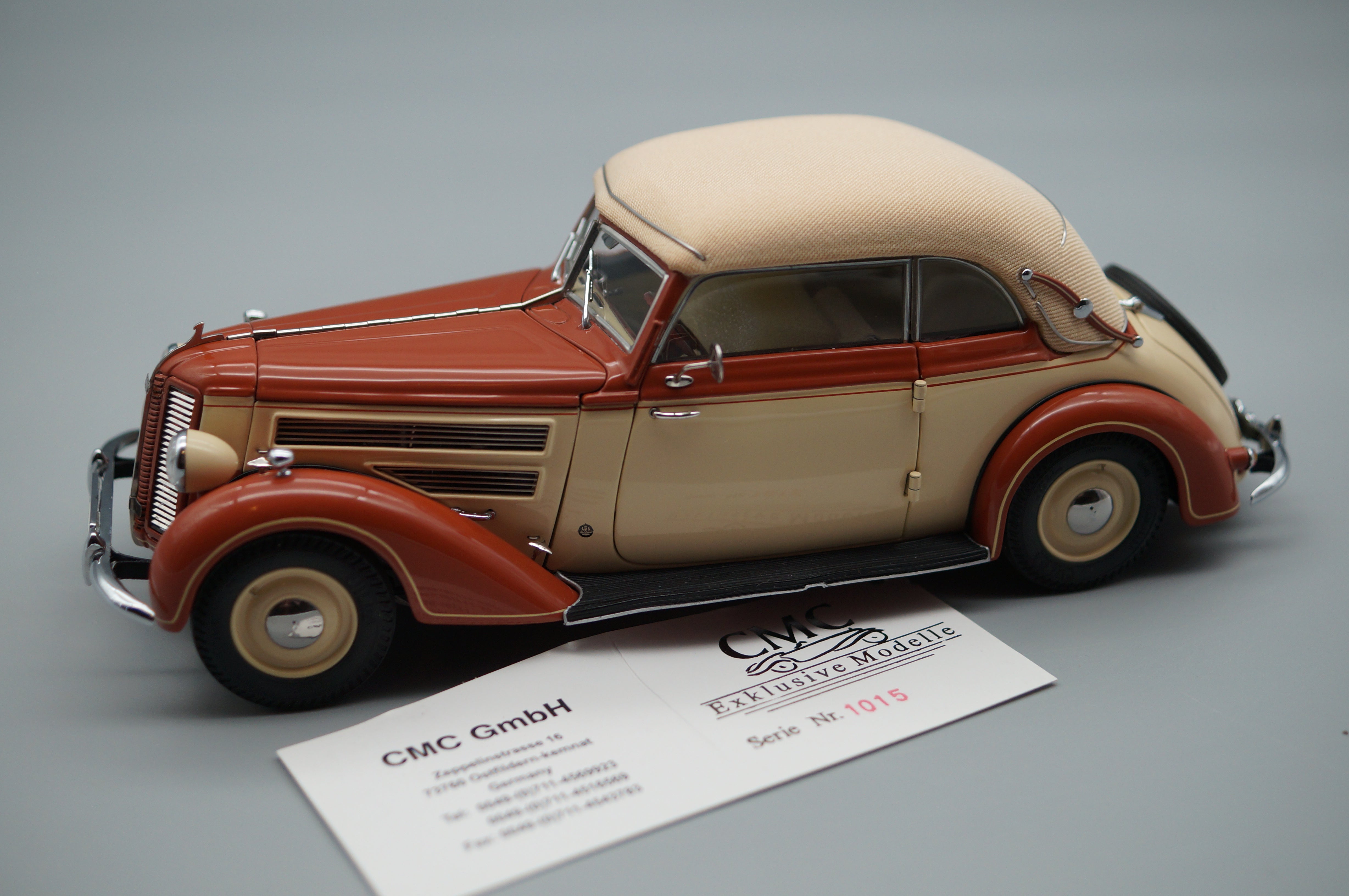 Mercedes-Benz SSK Trossi The Black Prince CMC M-001 white interior 1/24